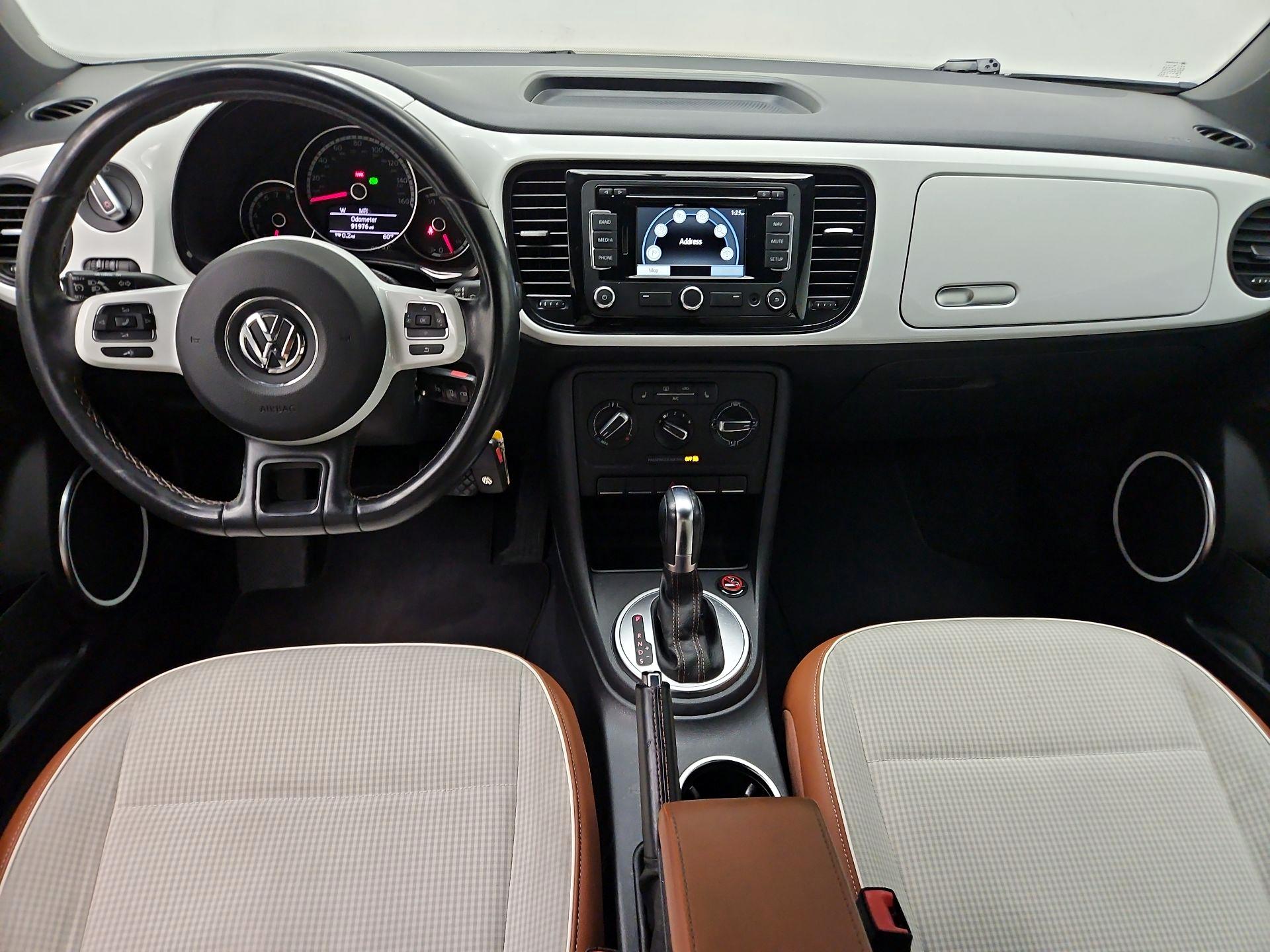 Thumbnail: 2015 Volkswagen Beetle - 9