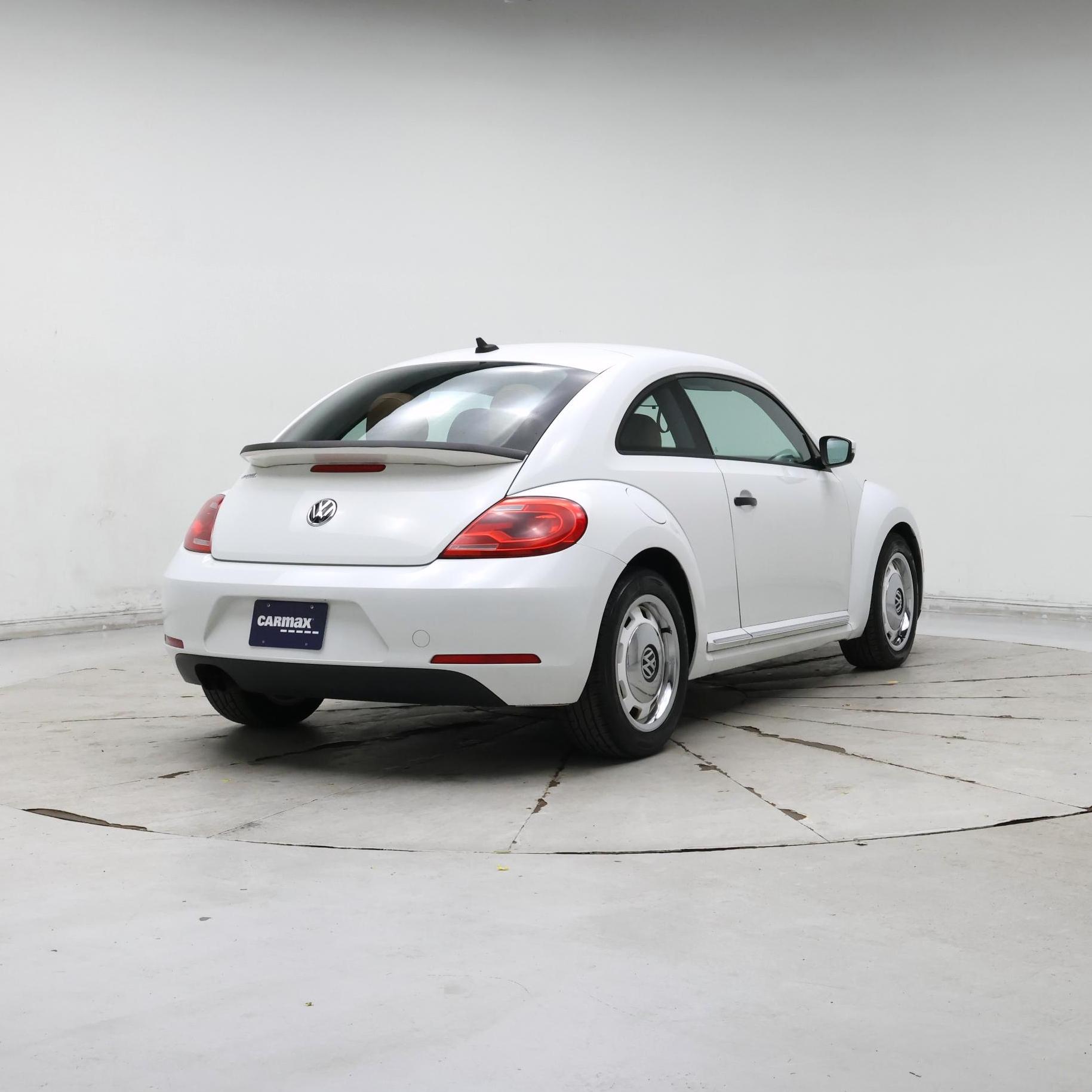 Thumbnail: 2015 Volkswagen Beetle - 8