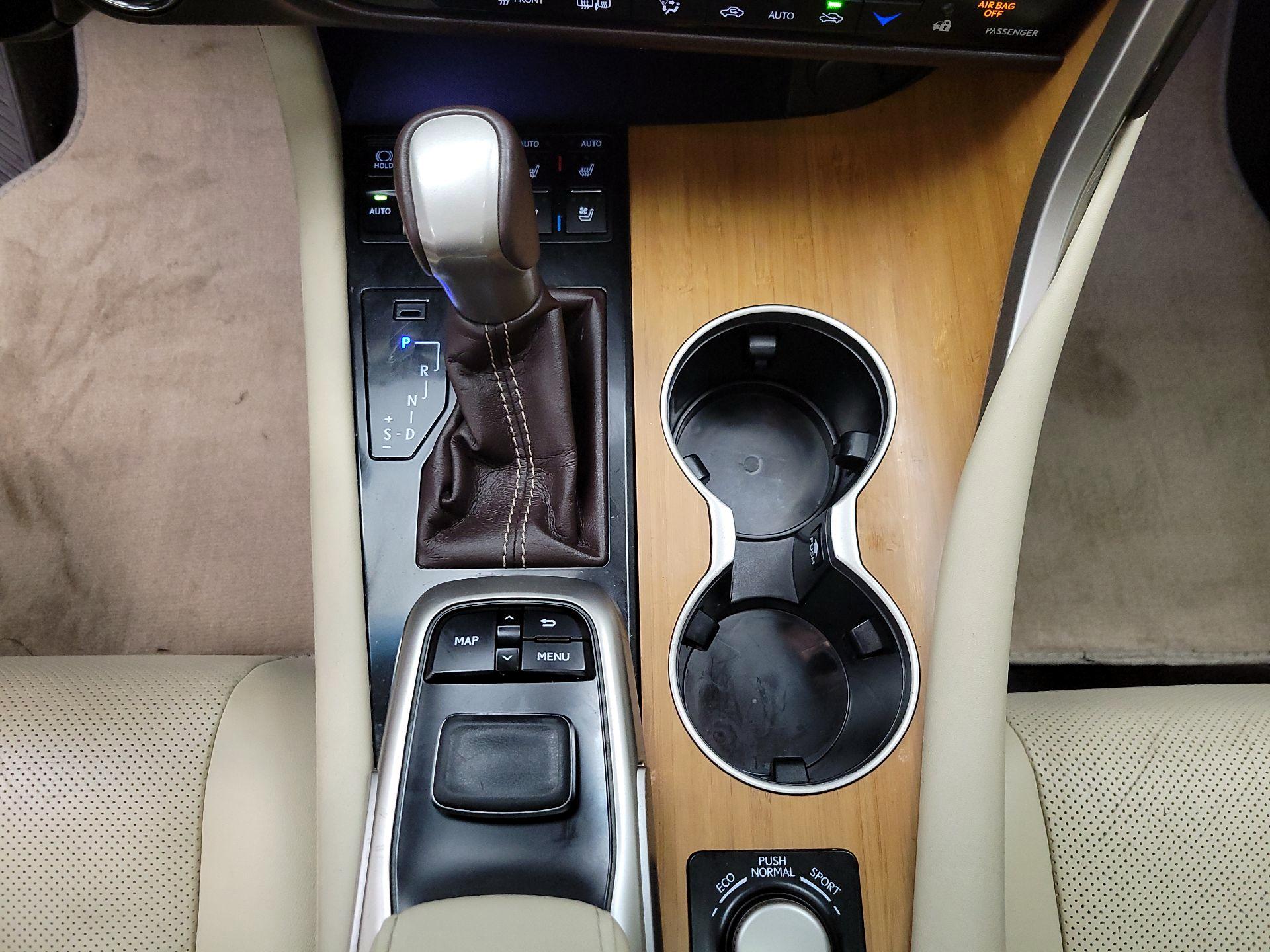 Thumbnail: 2016 Lexus RX - 18