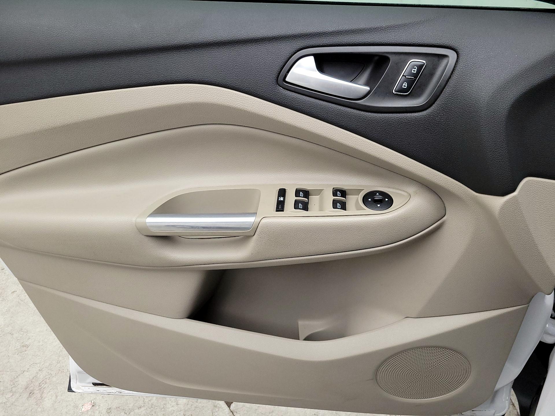 Thumbnail: 2016 Ford Escape - 12