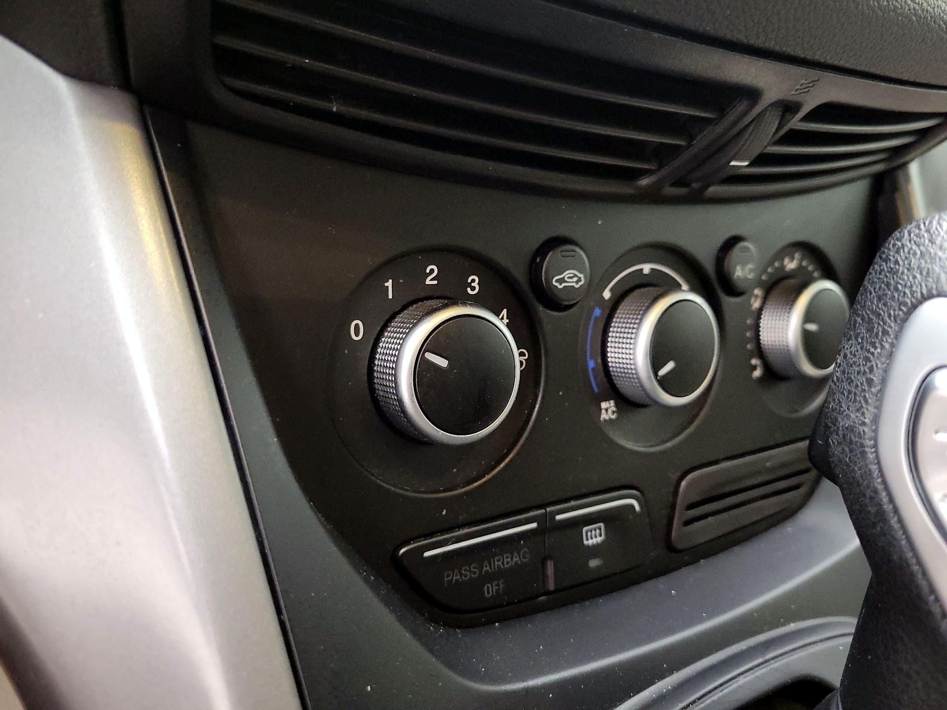 Thumbnail: 2016 Ford Escape - 16