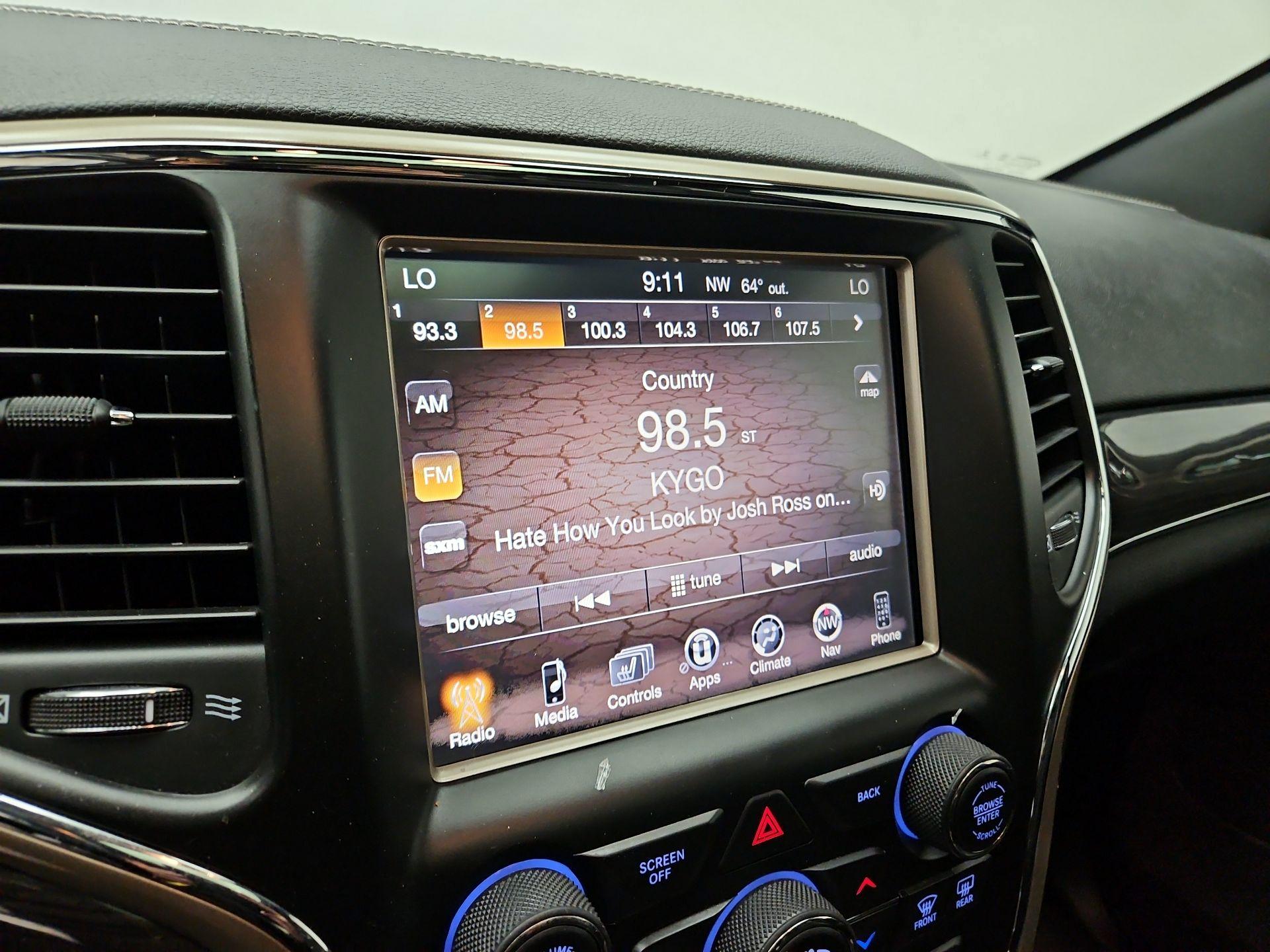 Thumbnail: 2015 Jeep Grand Cherokee - 16