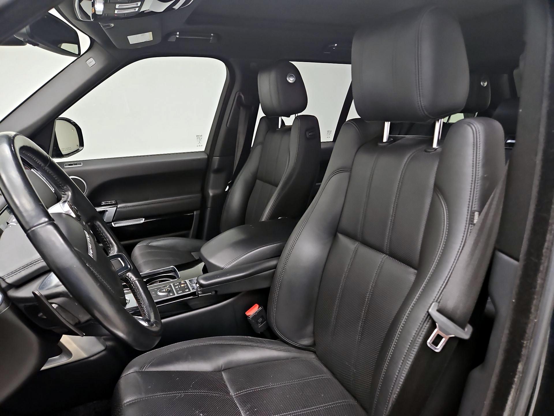 Thumbnail: 2016 Land Rover Range Rover - 11