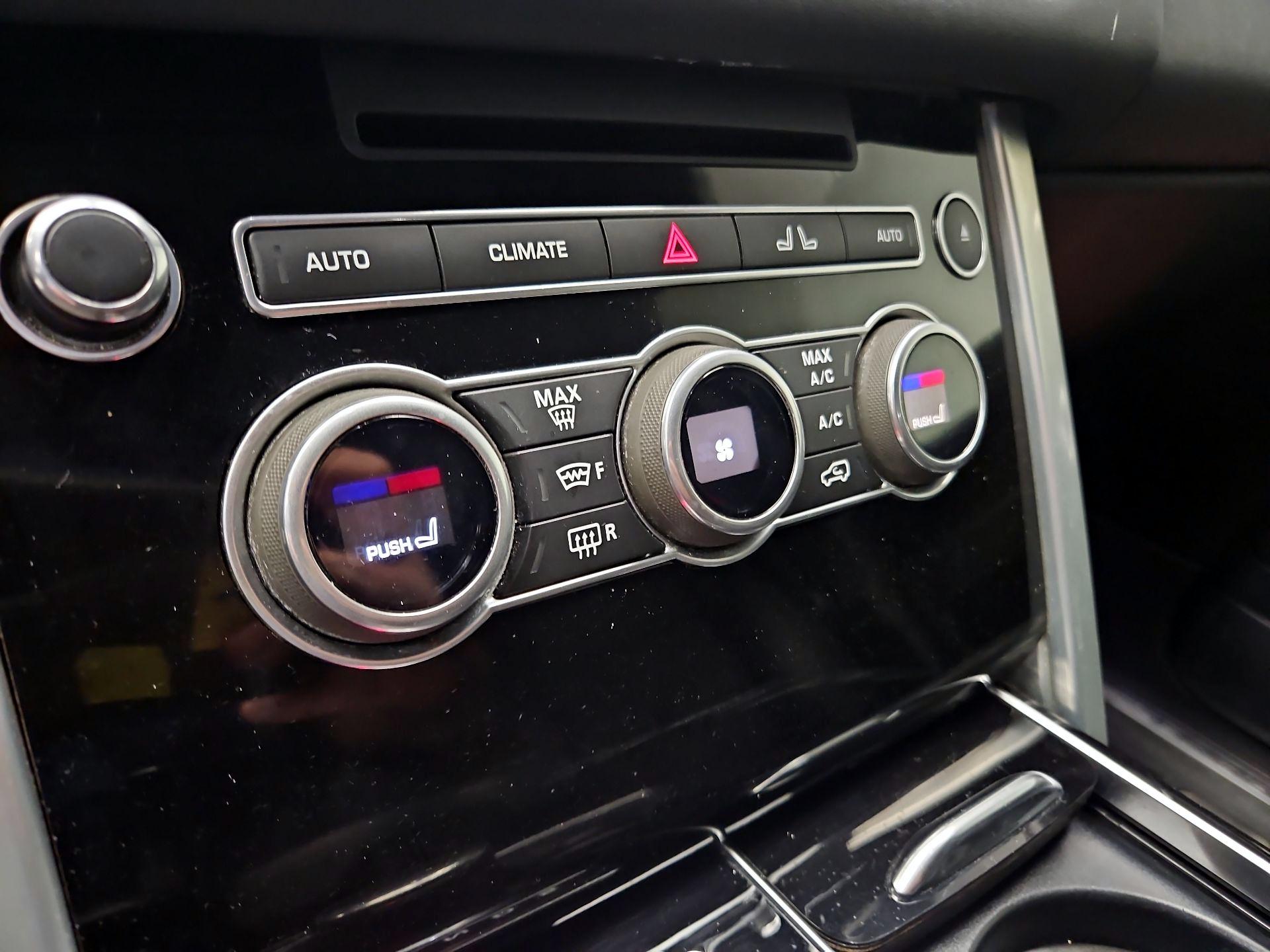 Thumbnail: 2016 Land Rover Range Rover - 17