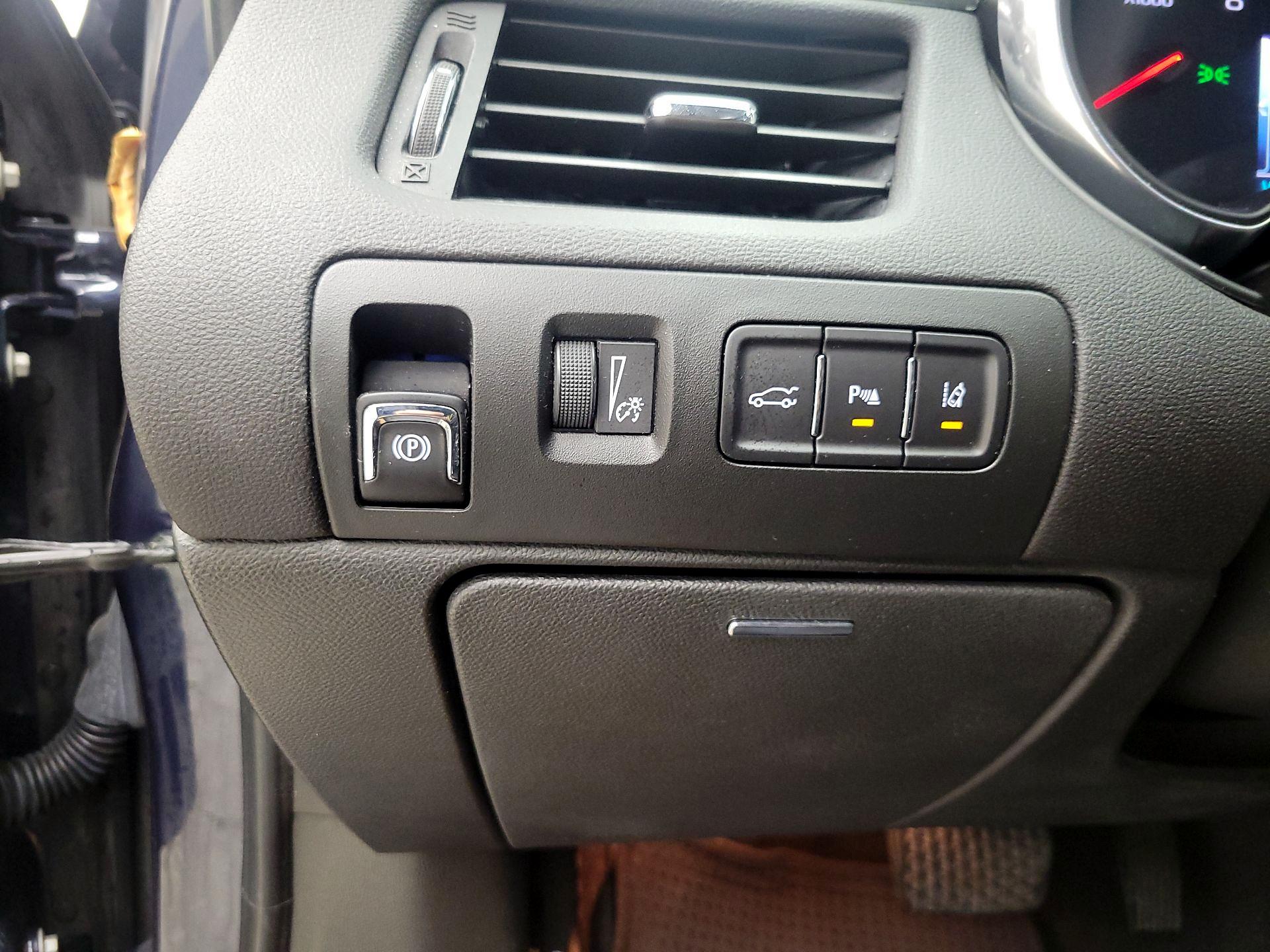 Thumbnail: 2017 Chevrolet Impala - 13