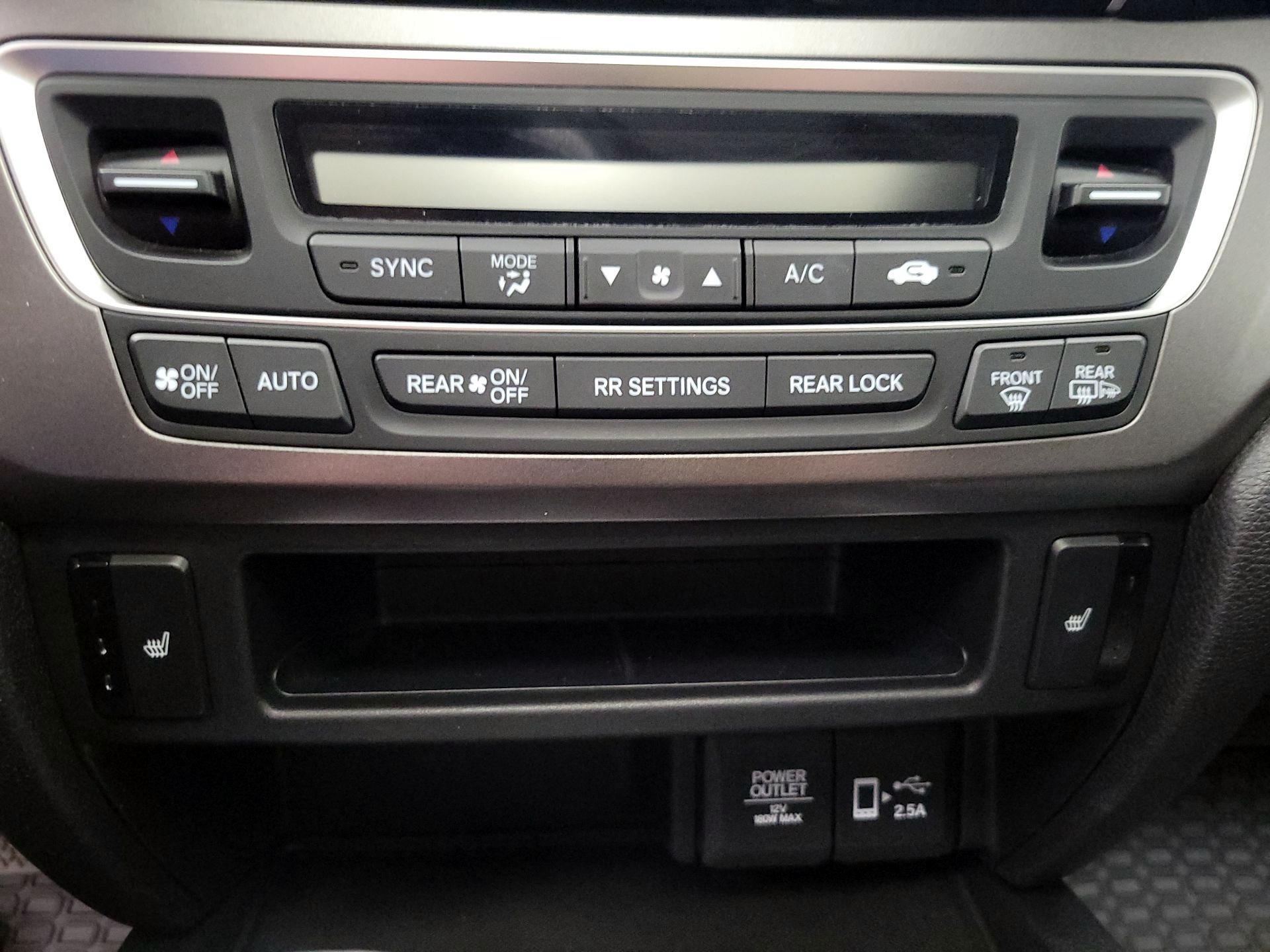 Thumbnail: 2019 Honda Pilot - 16