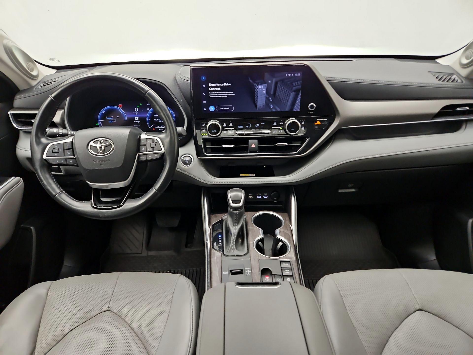 Thumbnail: 2023 Toyota Highlander - 9