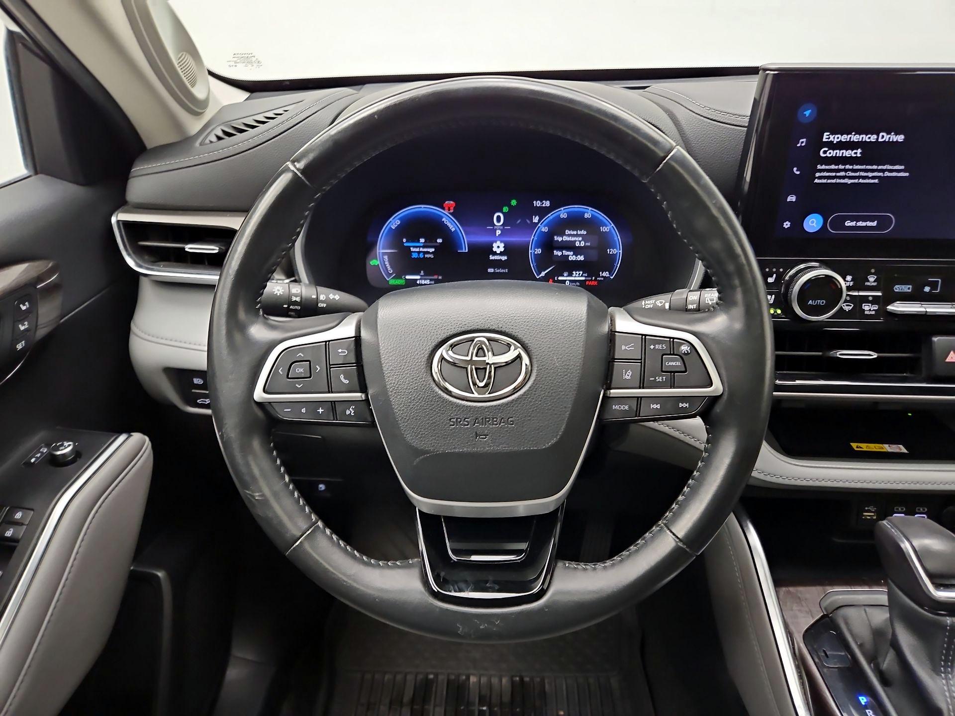 Thumbnail: 2023 Toyota Highlander - 10