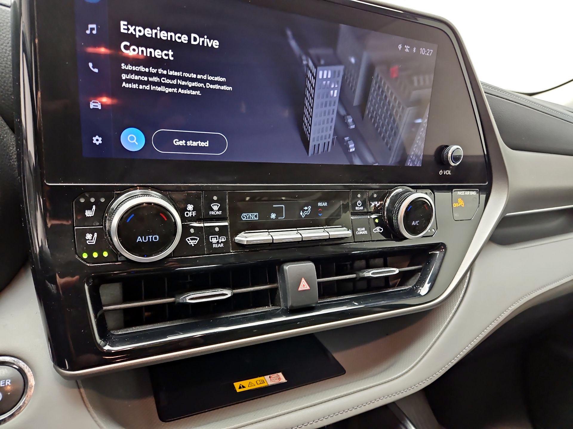 Thumbnail: 2023 Toyota Highlander - 17