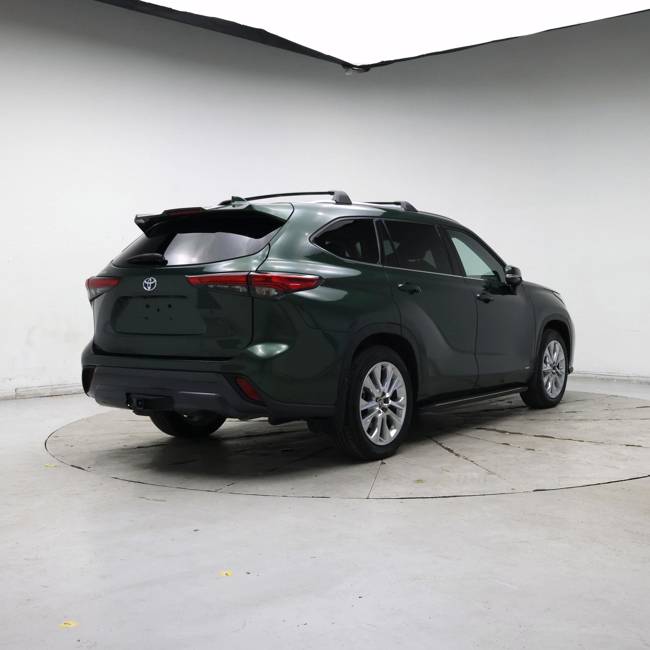 Thumbnail: 2023 Toyota Highlander - 8