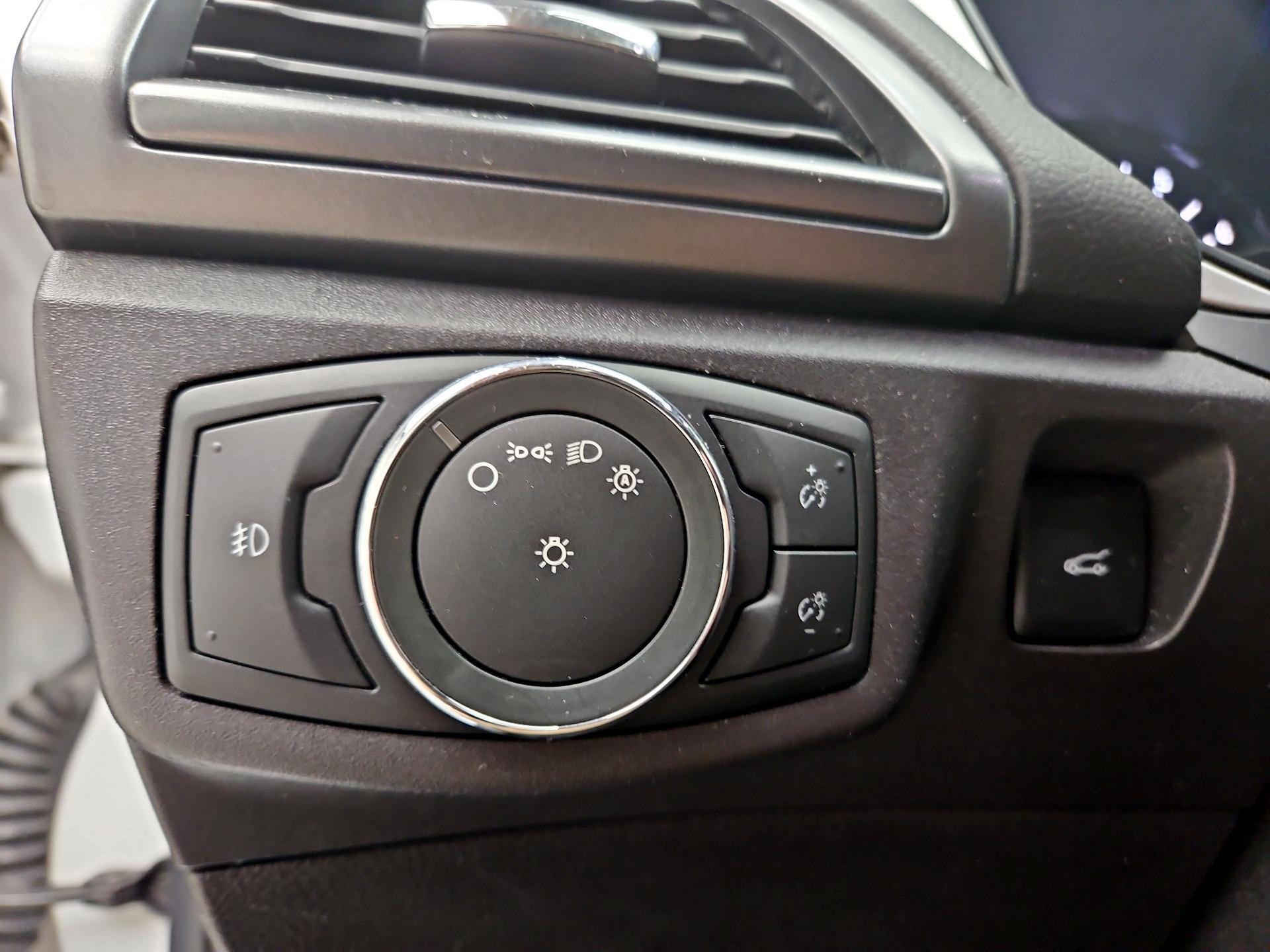 Thumbnail: 2016 Ford Fusion - 13