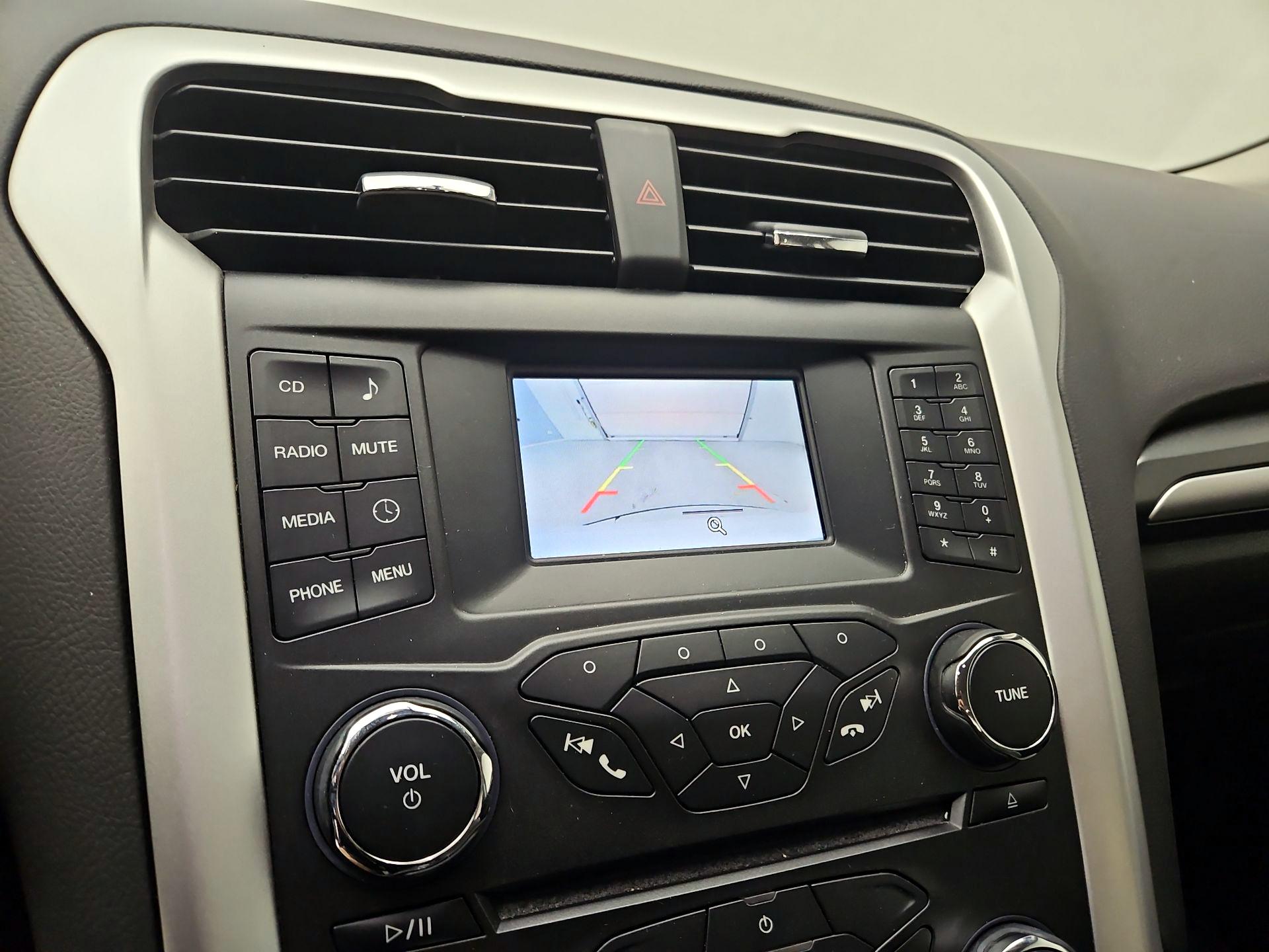 Thumbnail: 2016 Ford Fusion - 14