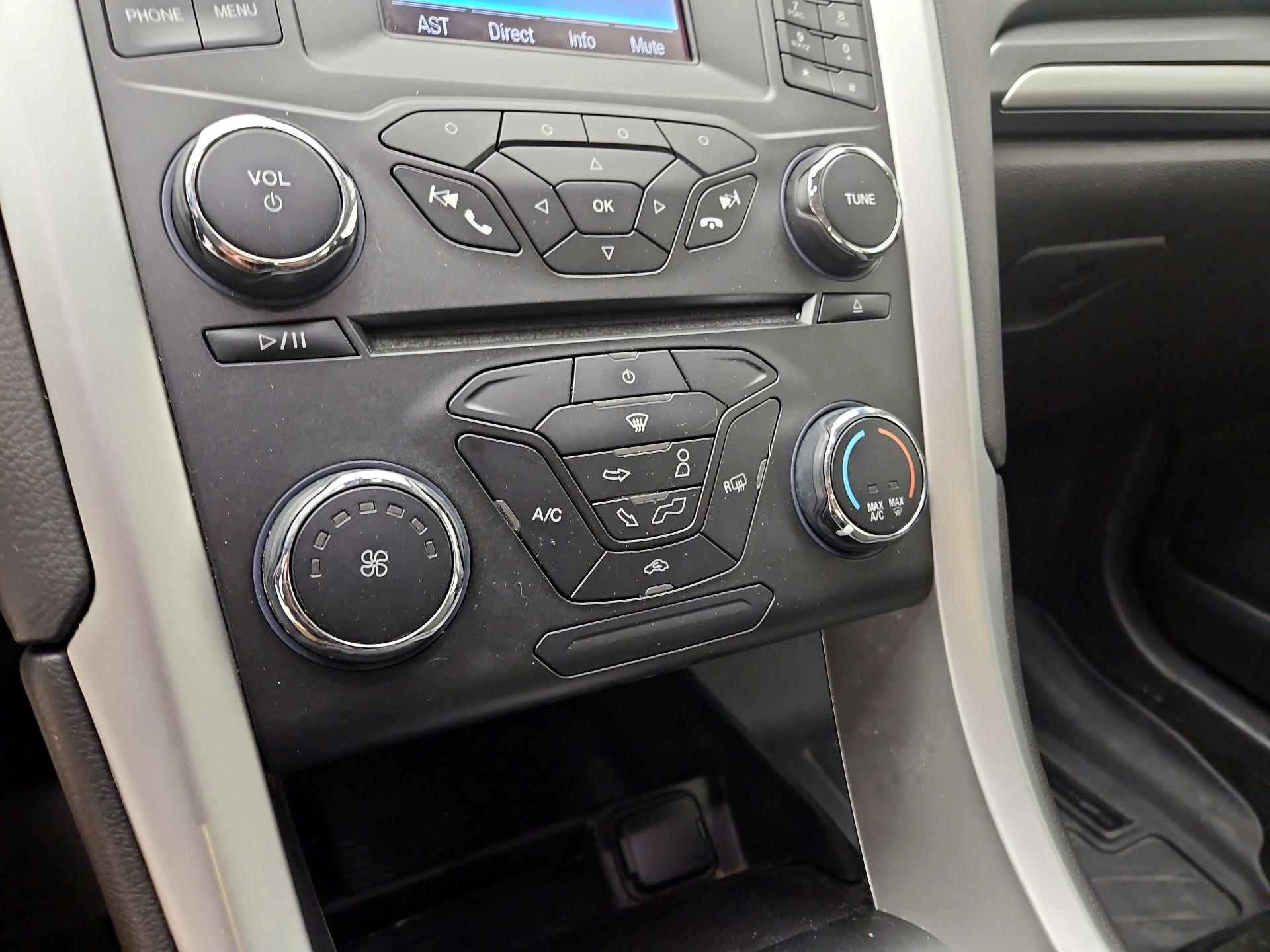 Thumbnail: 2016 Ford Fusion - 16