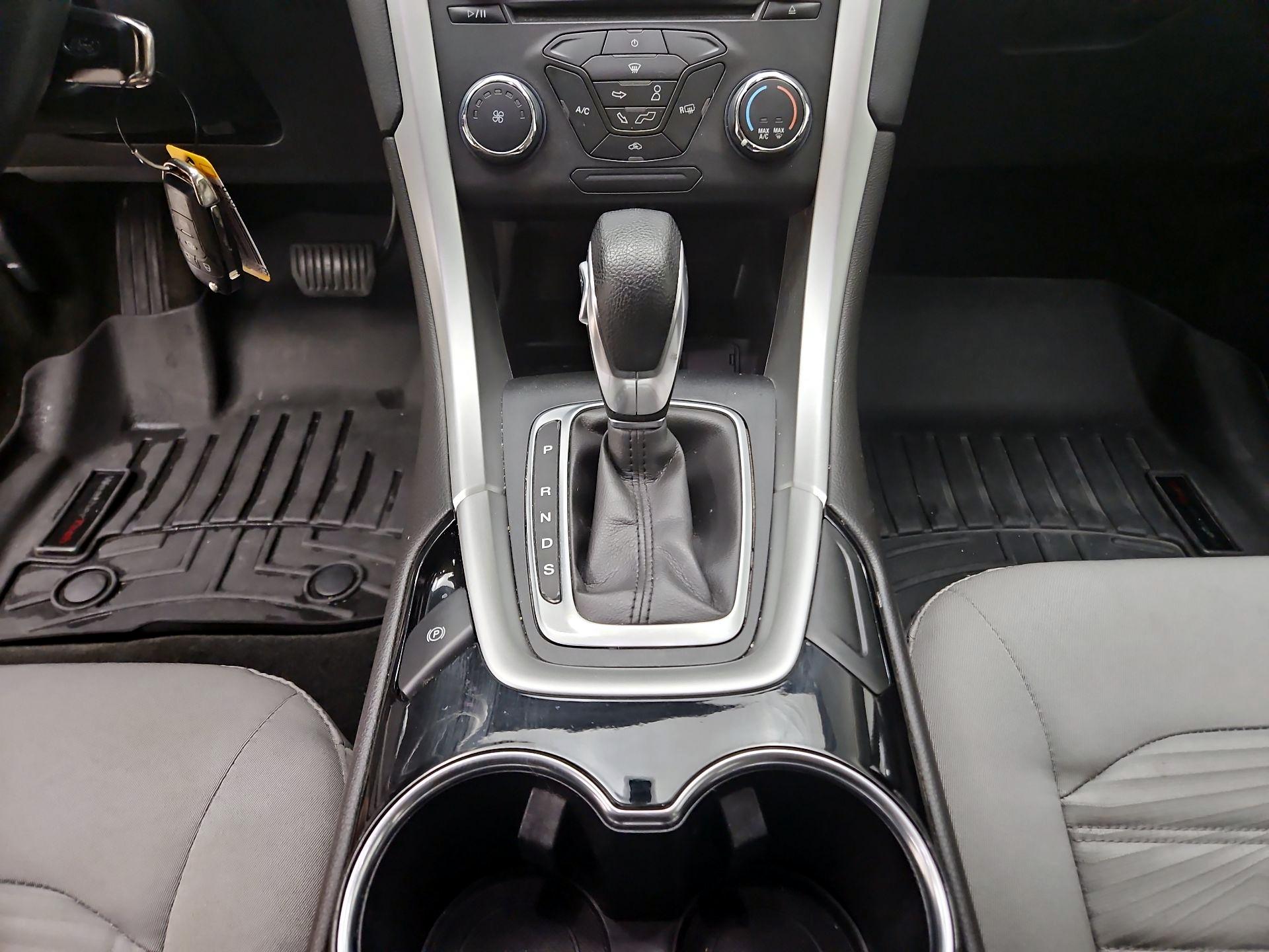 Thumbnail: 2016 Ford Fusion - 17