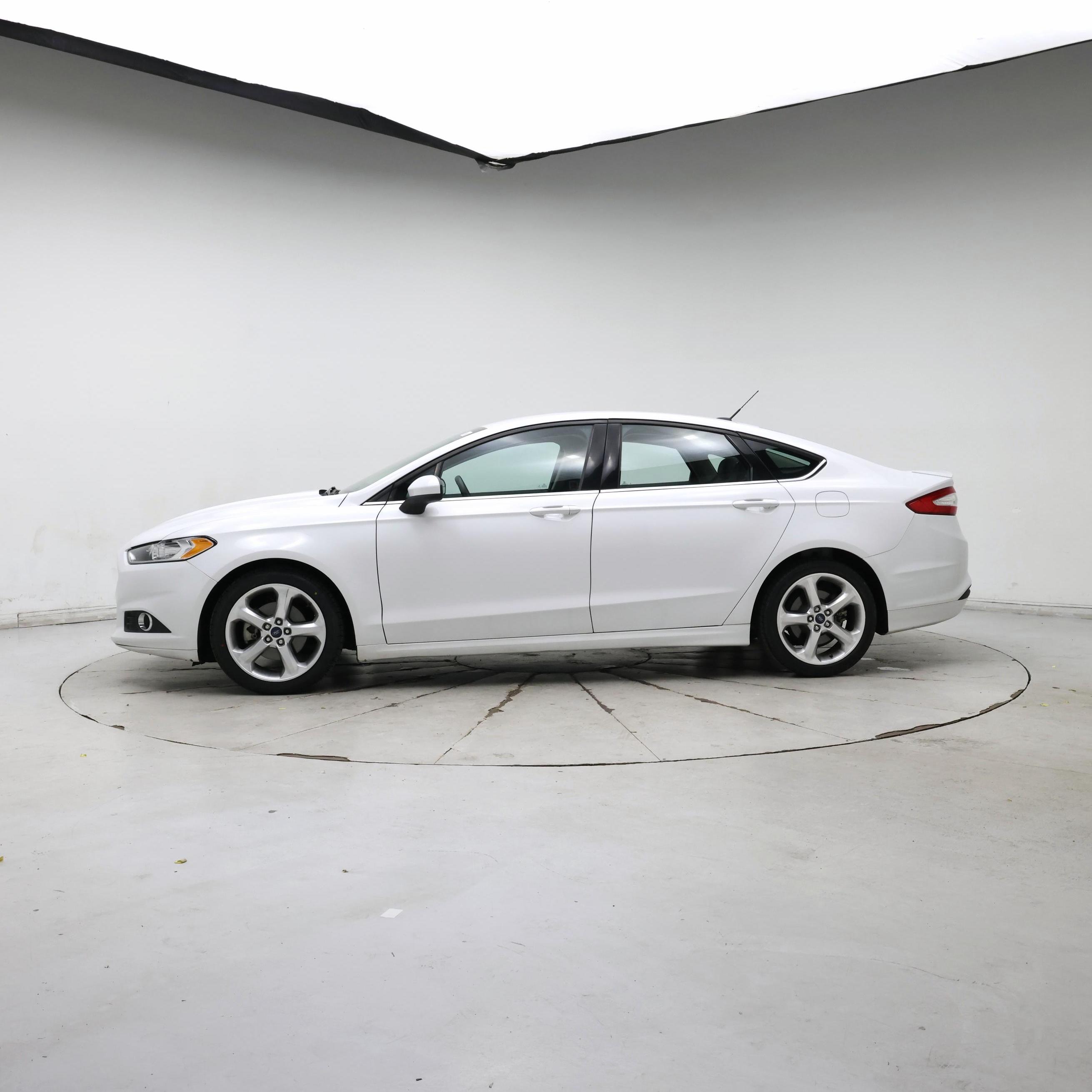 Thumbnail: 2016 Ford Fusion - 3