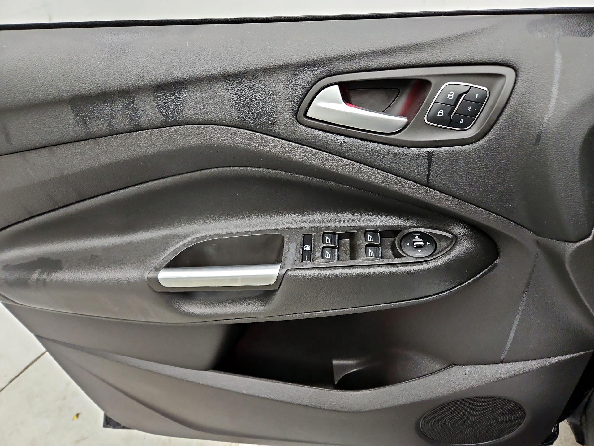 Thumbnail: 2016 Ford Escape - 12