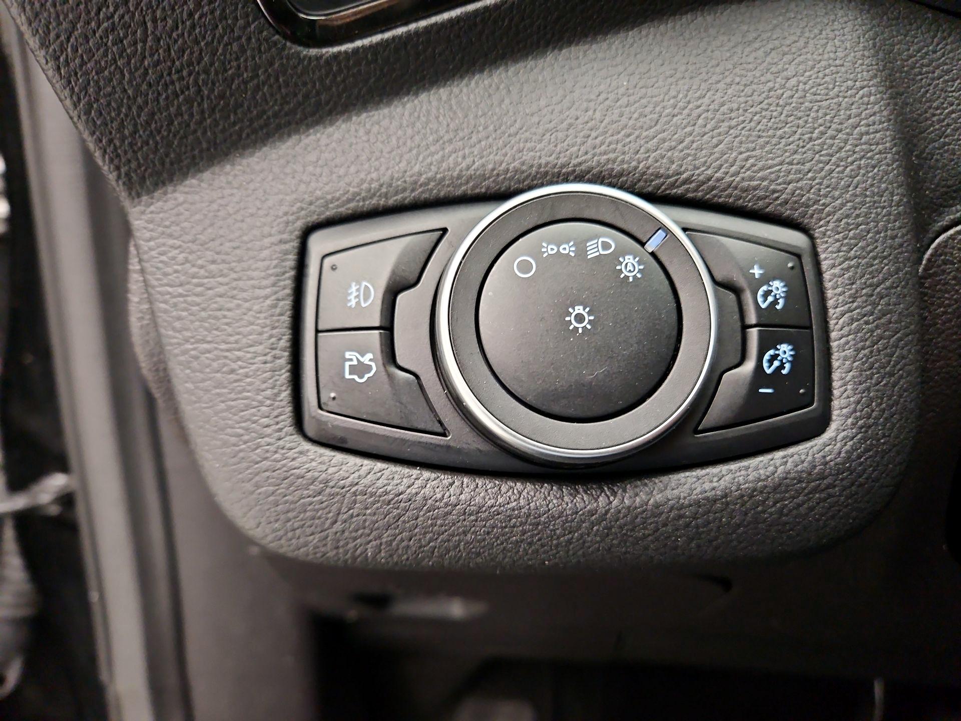 Thumbnail: 2016 Ford Escape - 13