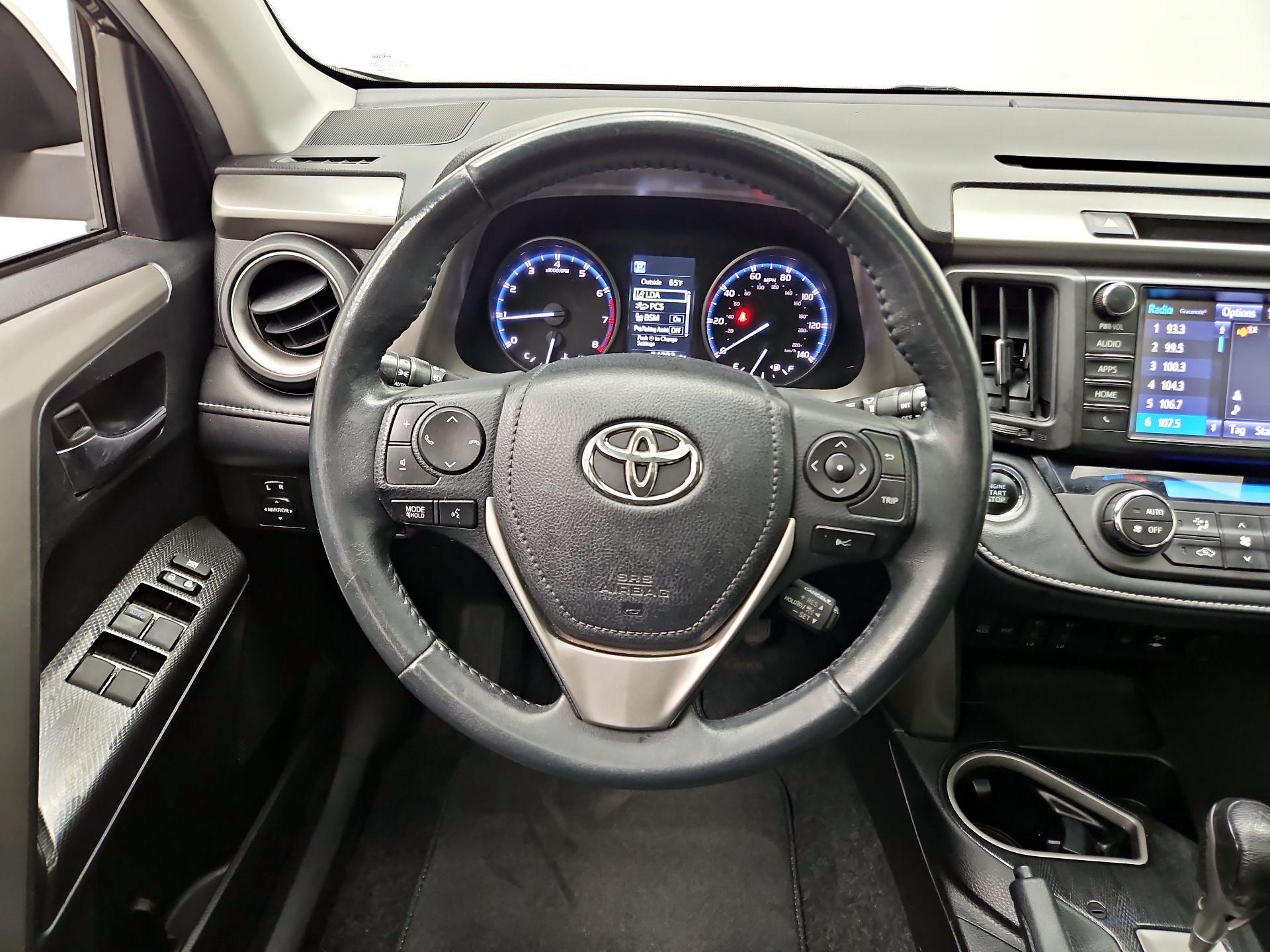 Thumbnail: 2018 Toyota RAV4 - 10
