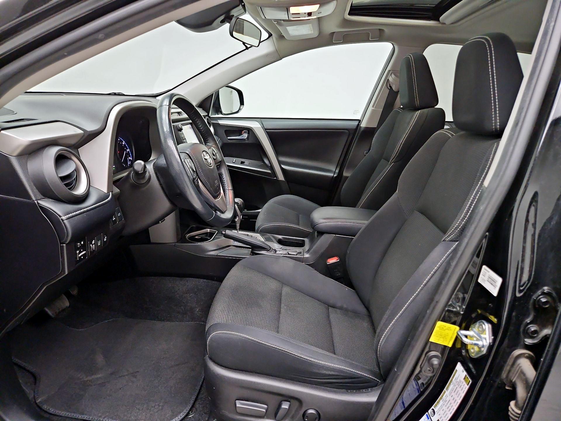 Thumbnail: 2018 Toyota RAV4 - 11