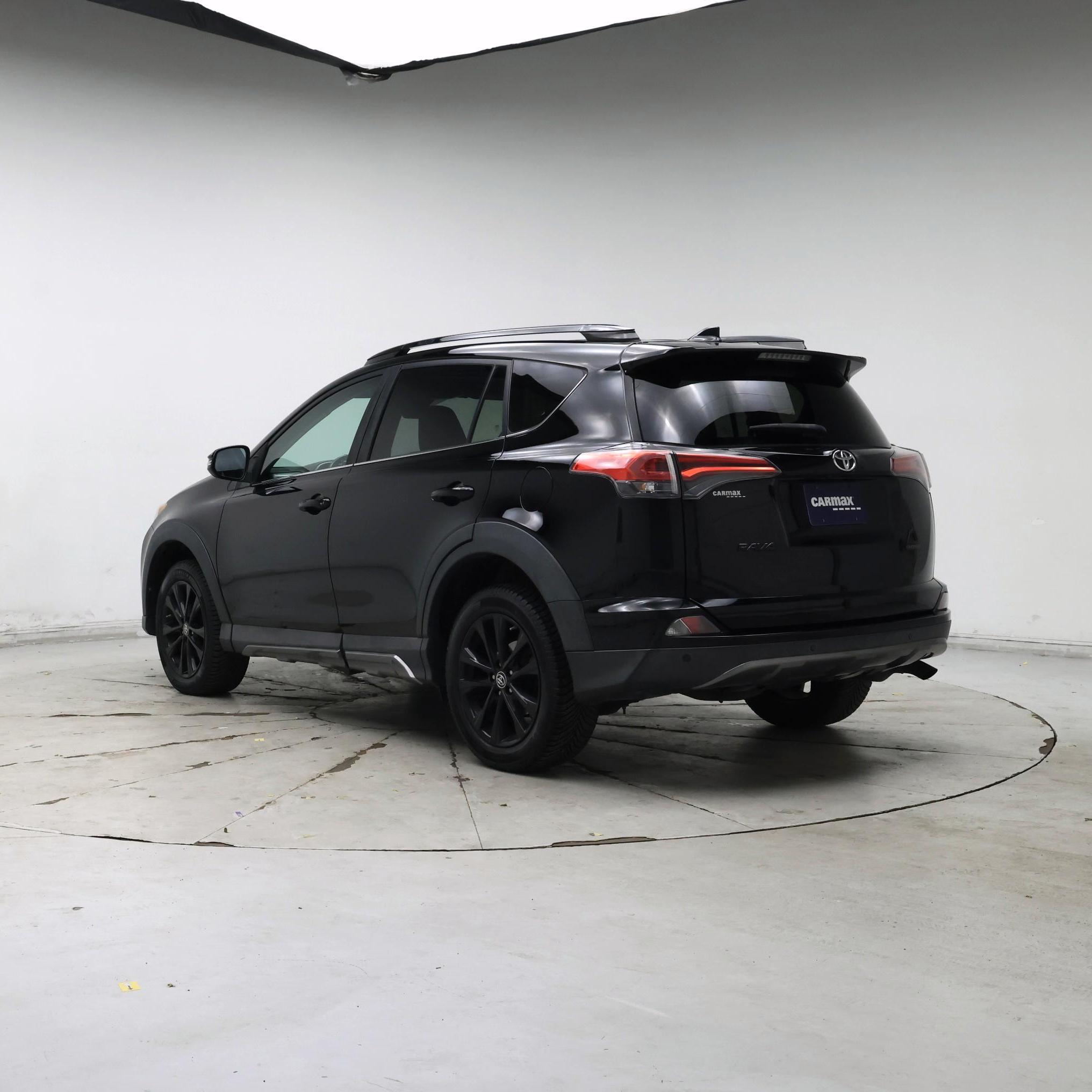 Thumbnail: 2018 Toyota RAV4 - 2
