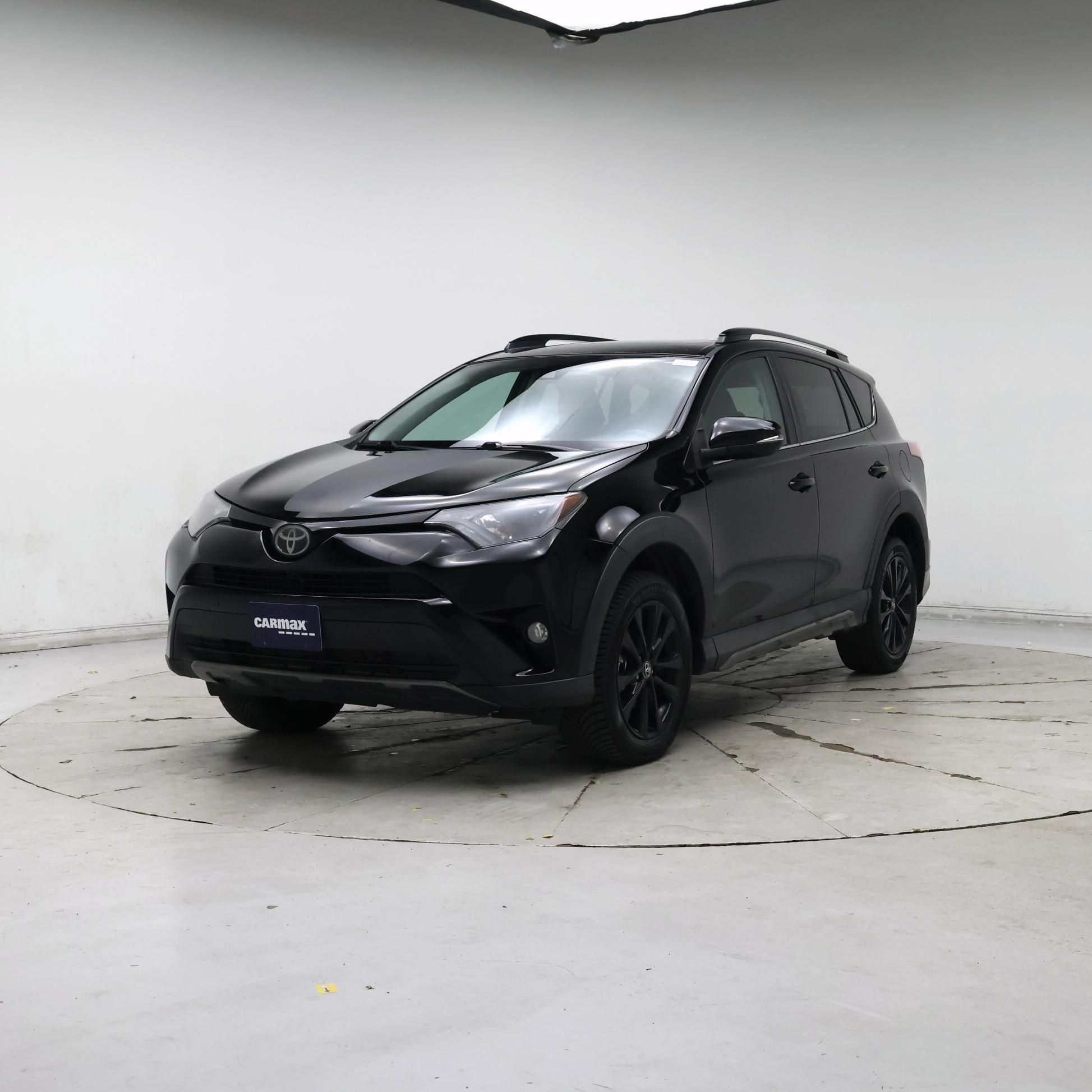 Thumbnail: 2018 Toyota RAV4 - 4