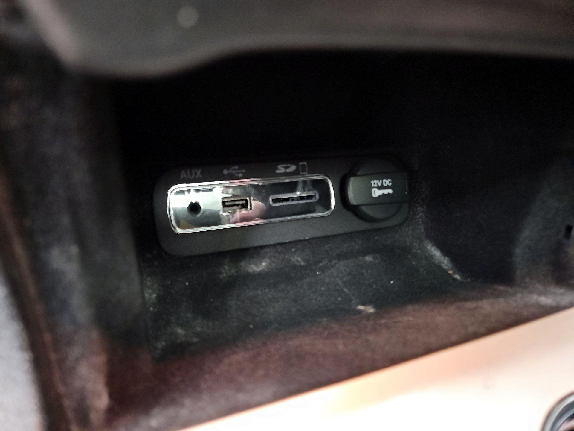 Thumbnail: 2015 Jeep Grand Cherokee - 19