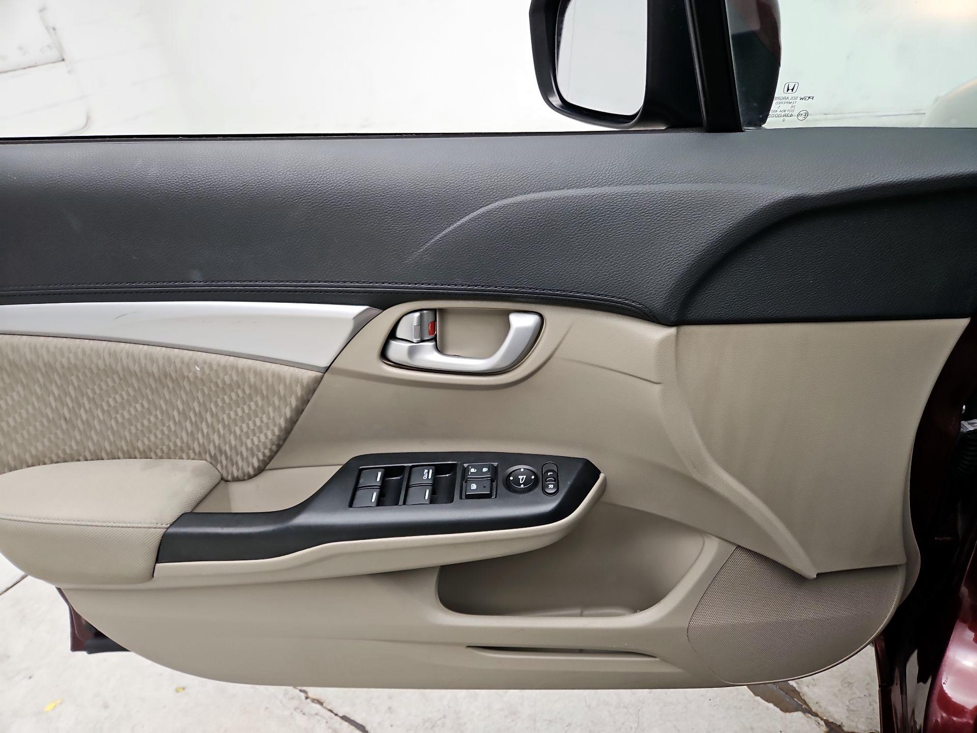 Thumbnail: 2015 Honda Civic - 12