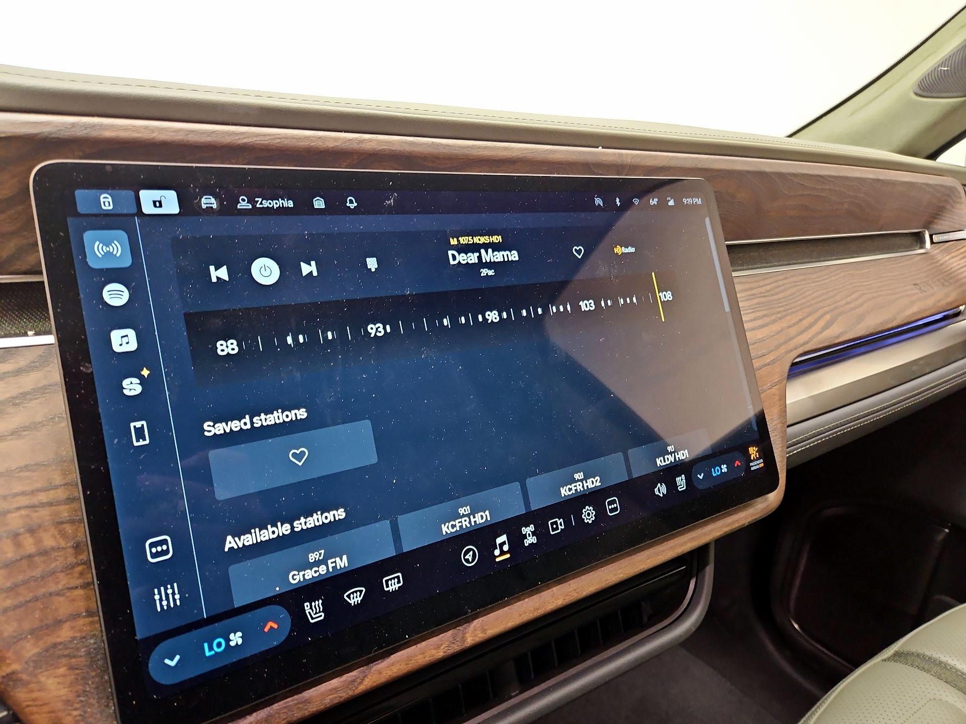 Thumbnail: 2023 Rivian R1T - 14