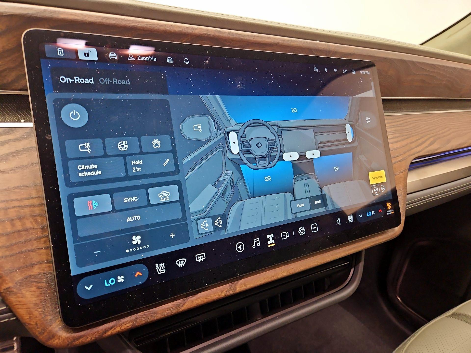 Thumbnail: 2023 Rivian R1T - 15