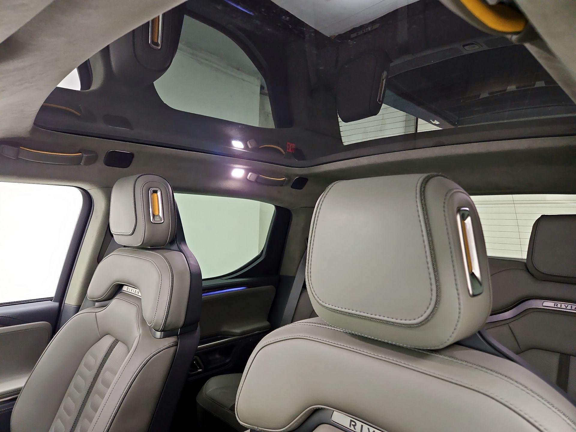 Thumbnail: 2023 Rivian R1T - 17