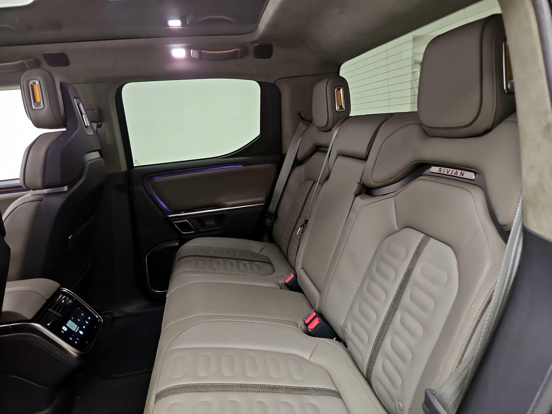 Thumbnail: 2023 Rivian R1T - 18