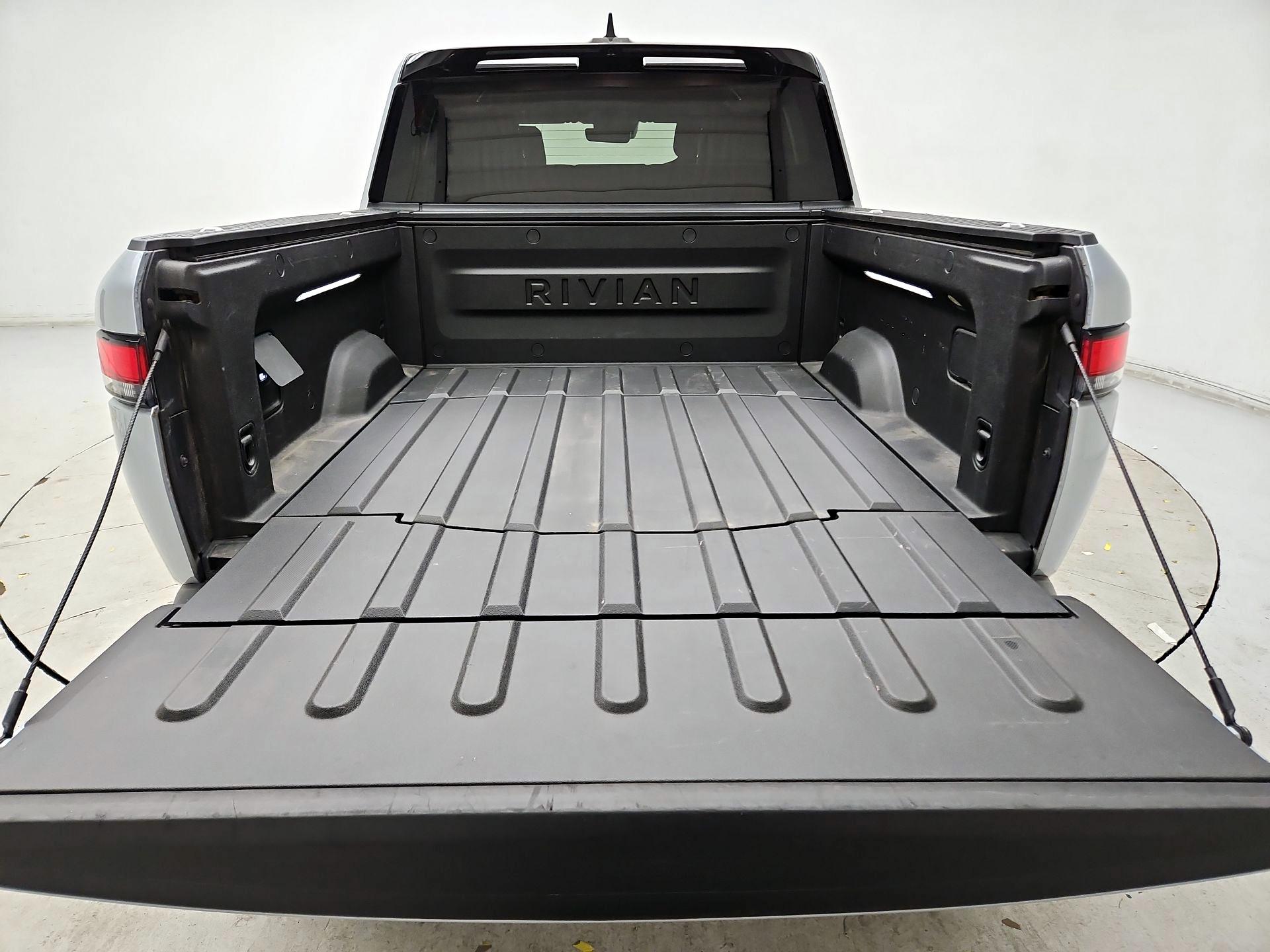 Thumbnail: 2023 Rivian R1T - 19