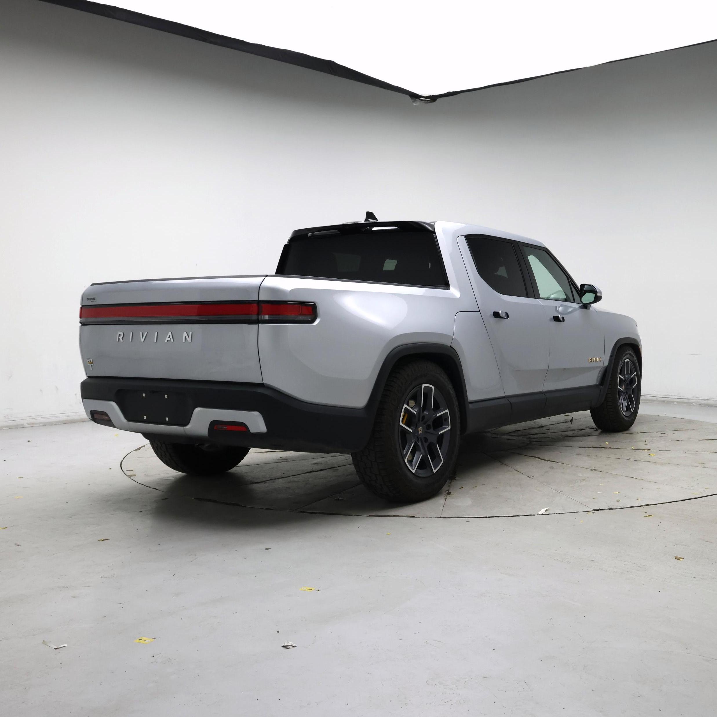 Thumbnail: 2023 Rivian R1T - 8