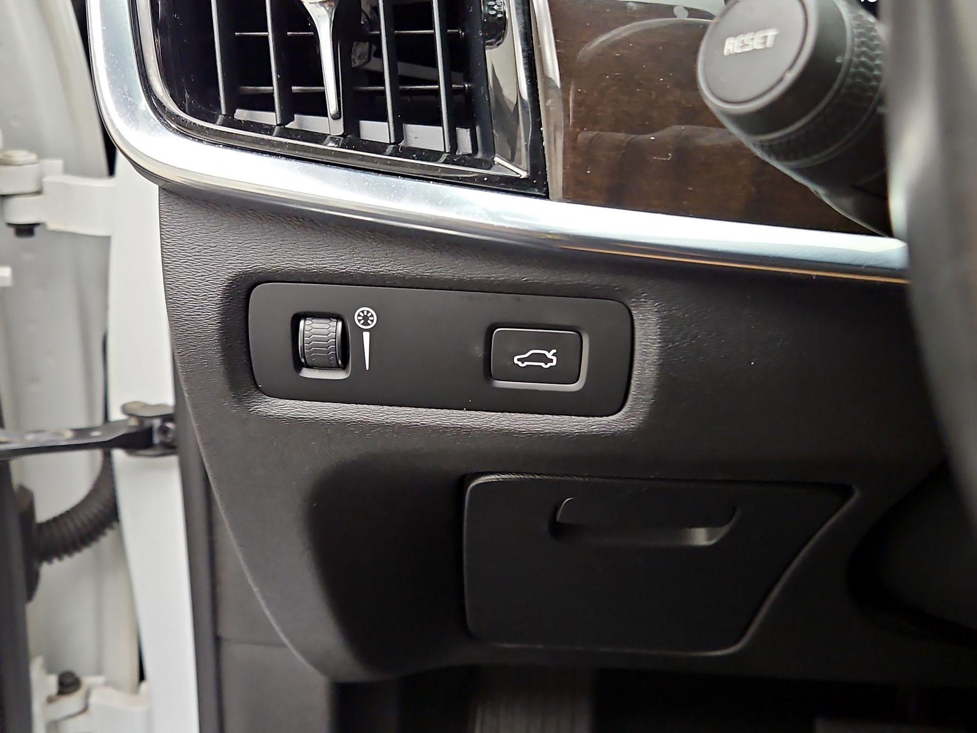 Thumbnail: 2018 Volvo S90 - 13