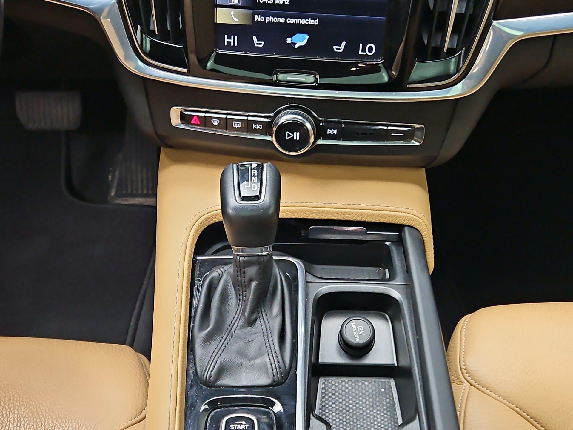 Thumbnail: 2018 Volvo S90 - 18