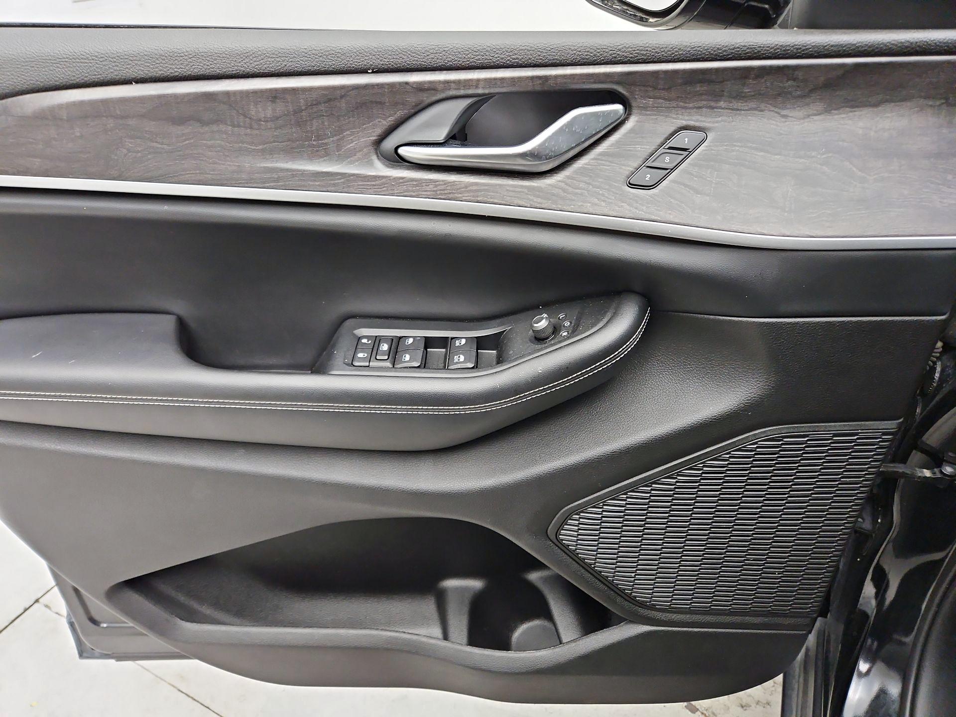 Thumbnail: 2023 Jeep Grand Cherokee - 12