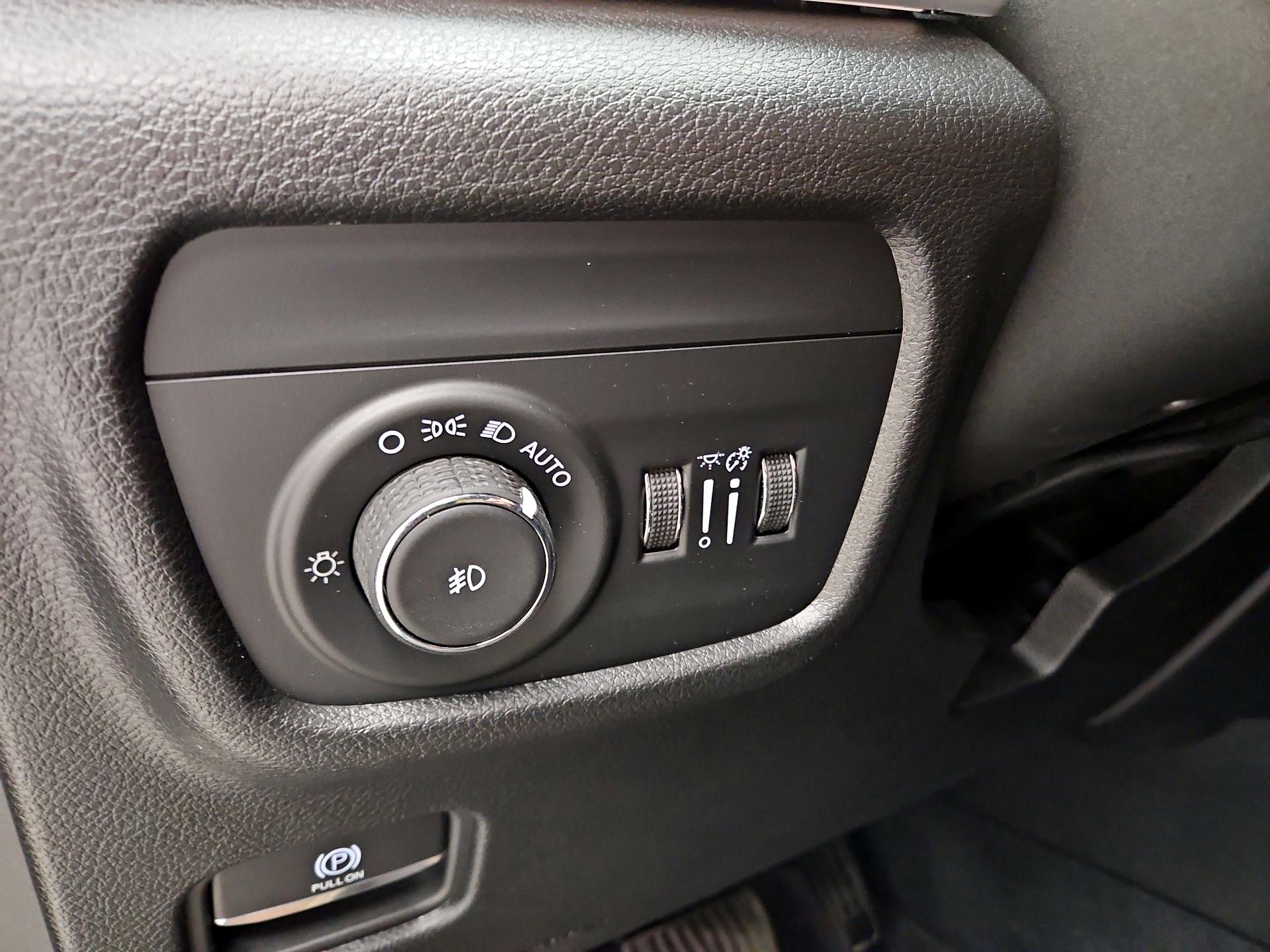 Thumbnail: 2023 Jeep Grand Cherokee - 13