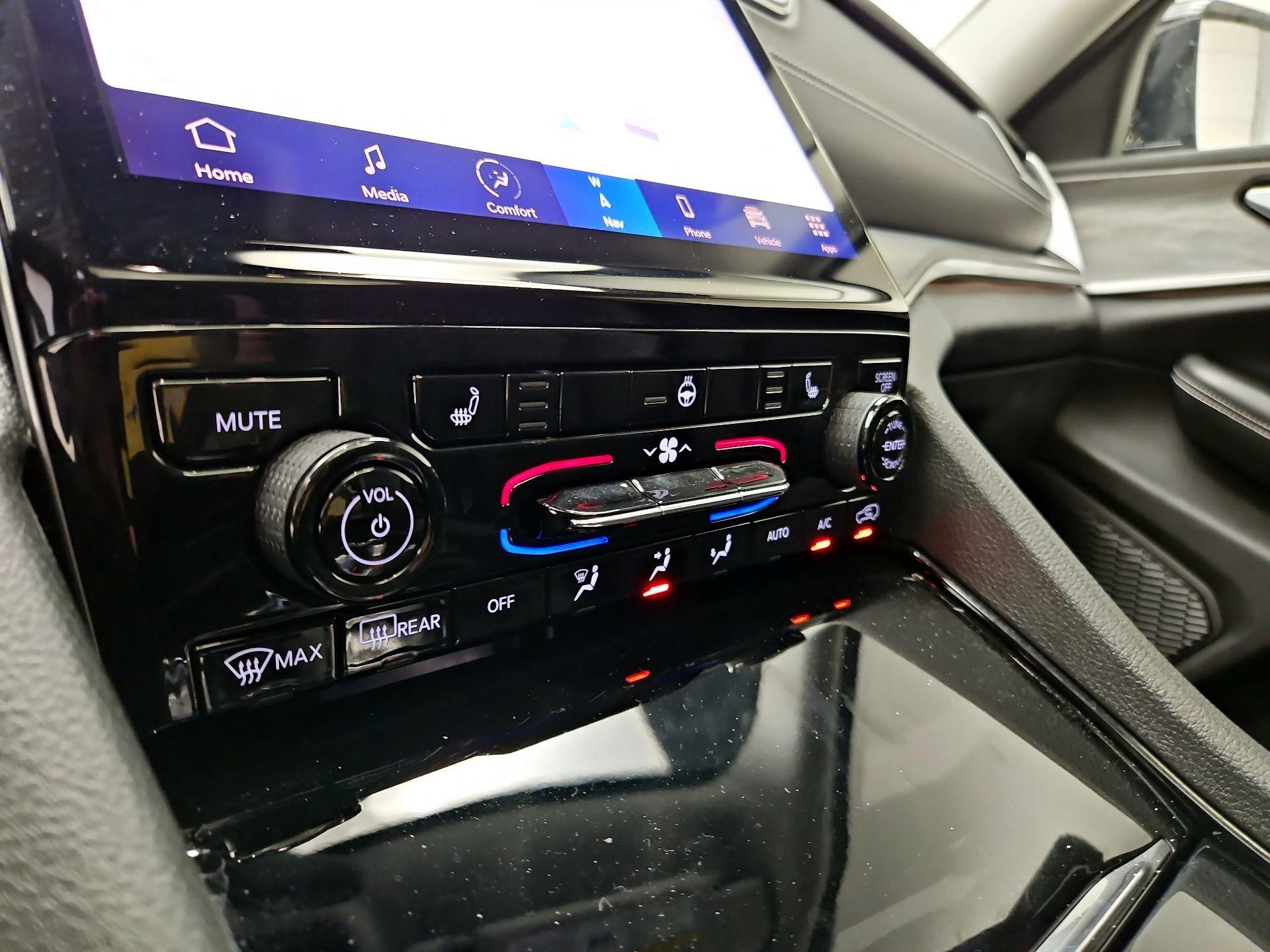 Thumbnail: 2023 Jeep Grand Cherokee - 17