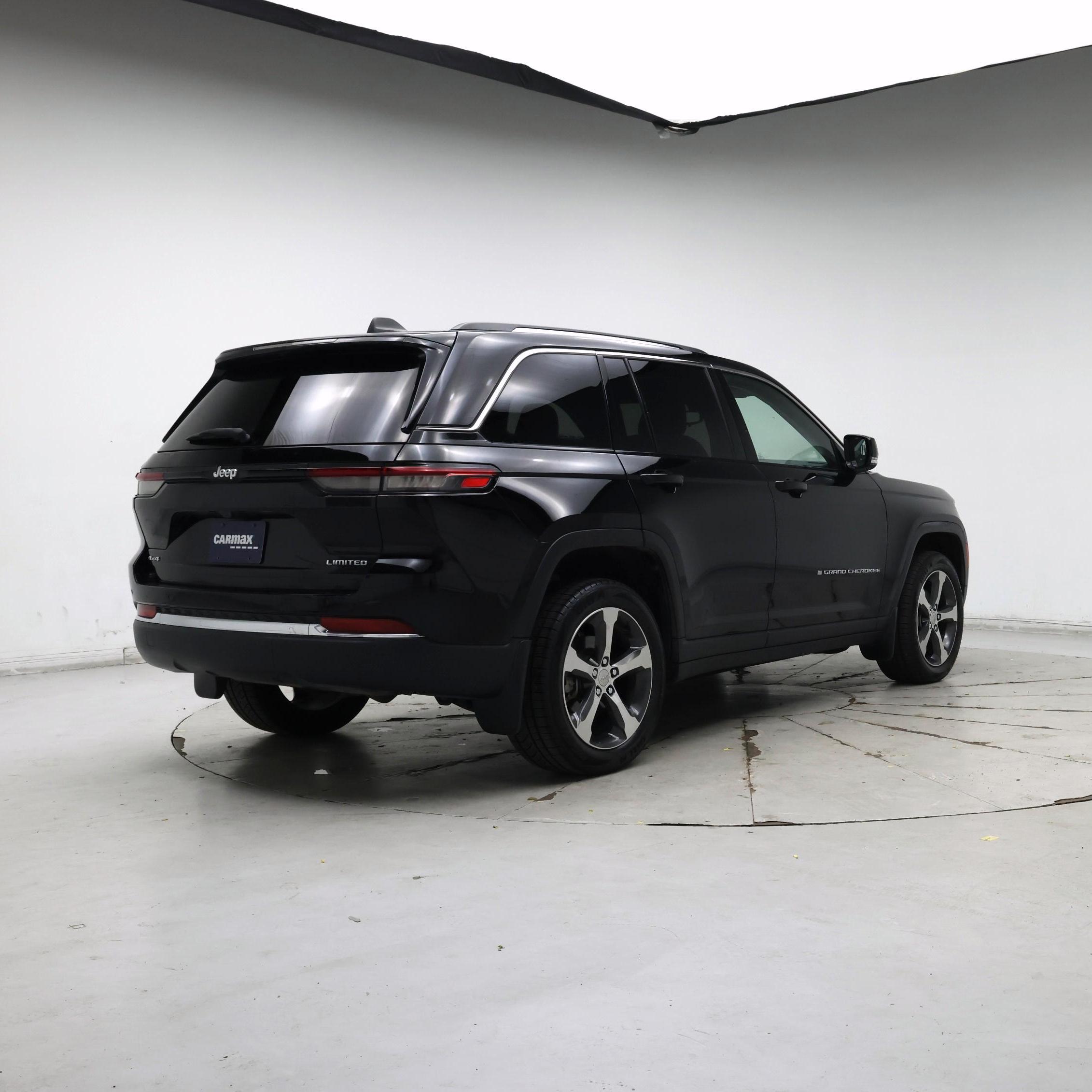 Thumbnail: 2023 Jeep Grand Cherokee - 8