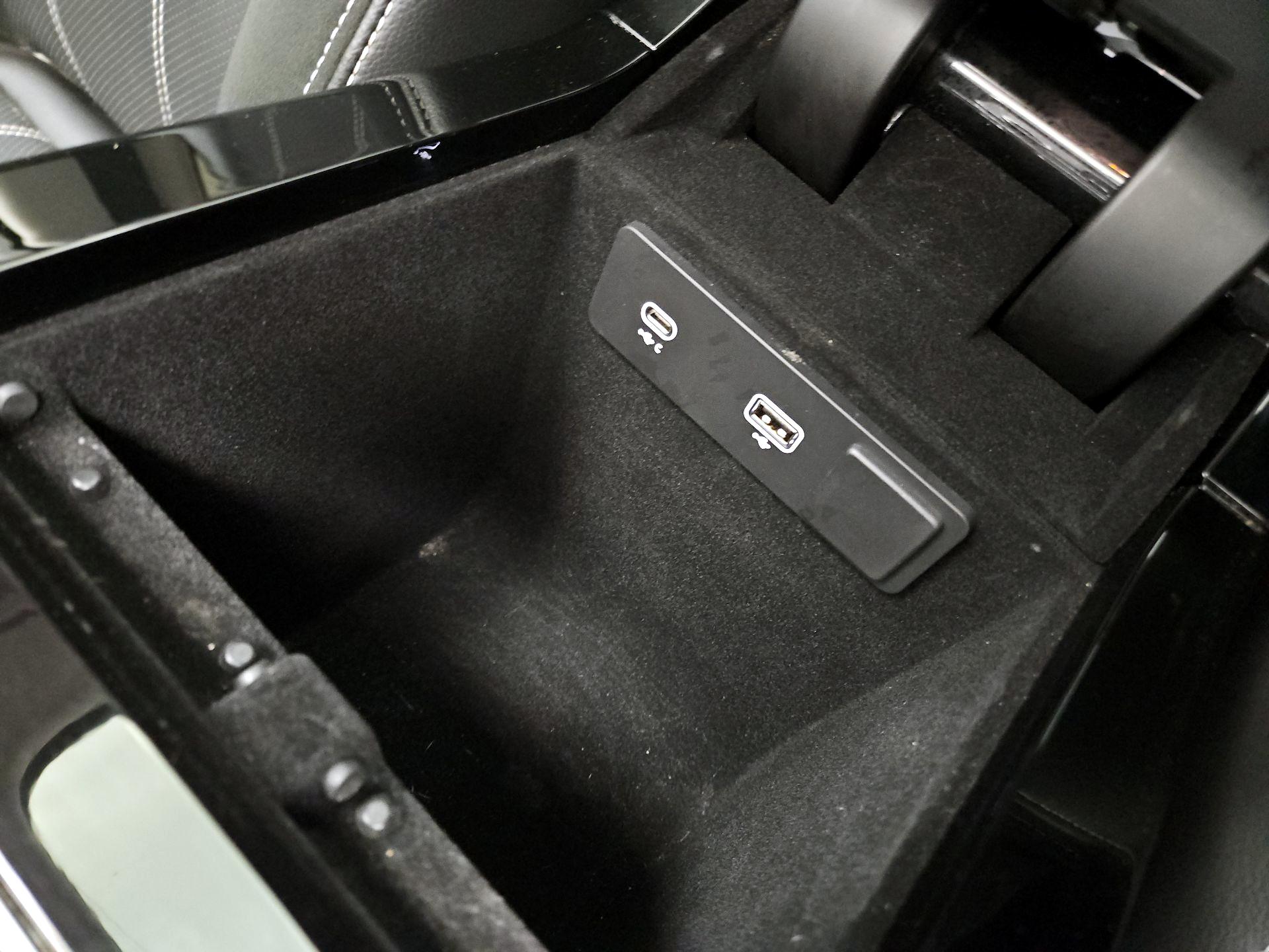 Thumbnail: 2023 Land Rover Range Rover Velar - 19