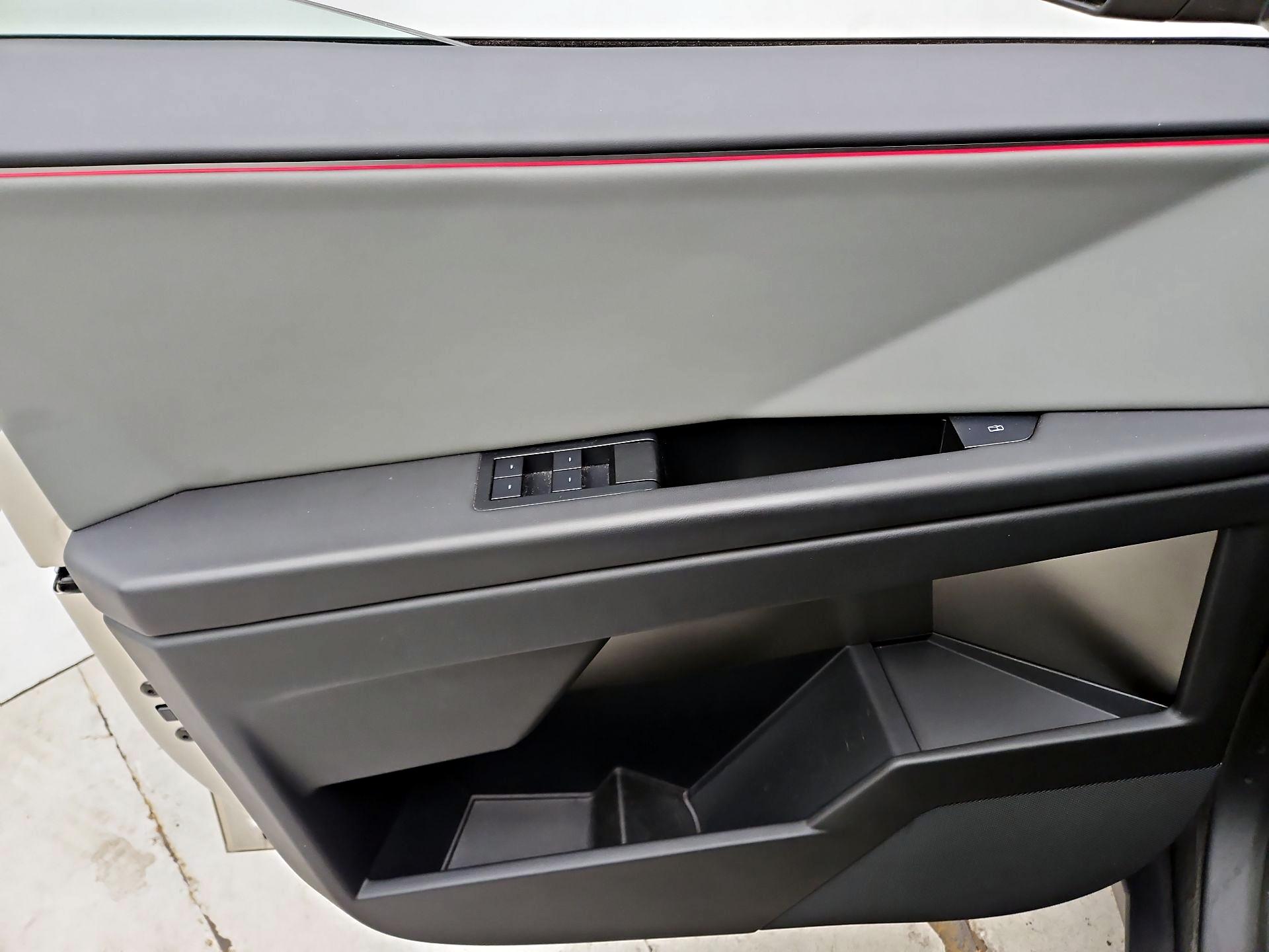 Thumbnail: 2025 Tesla Cybertruck - 12