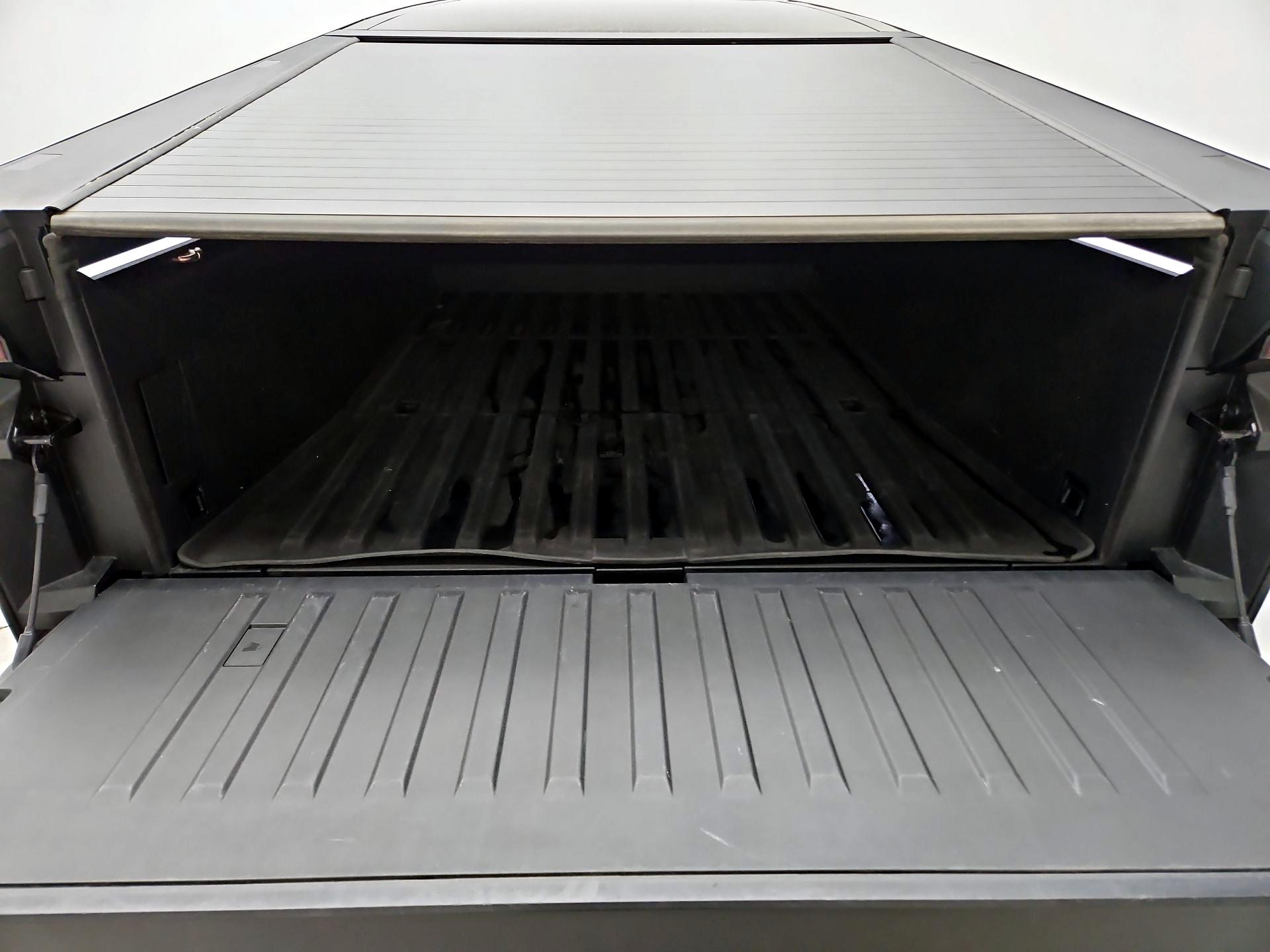 Thumbnail: 2025 Tesla Cybertruck - 20