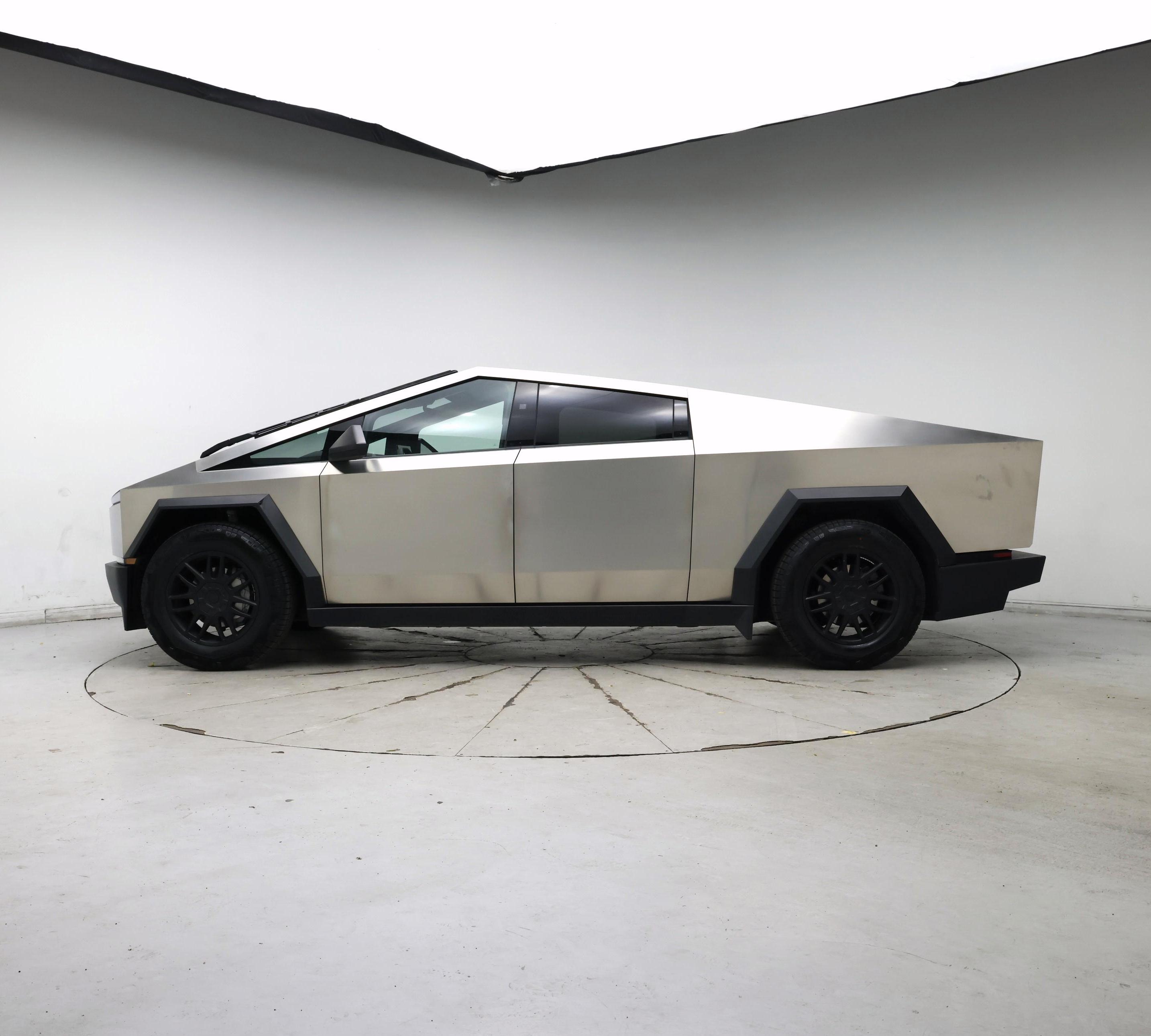 Thumbnail: 2025 Tesla Cybertruck - 3