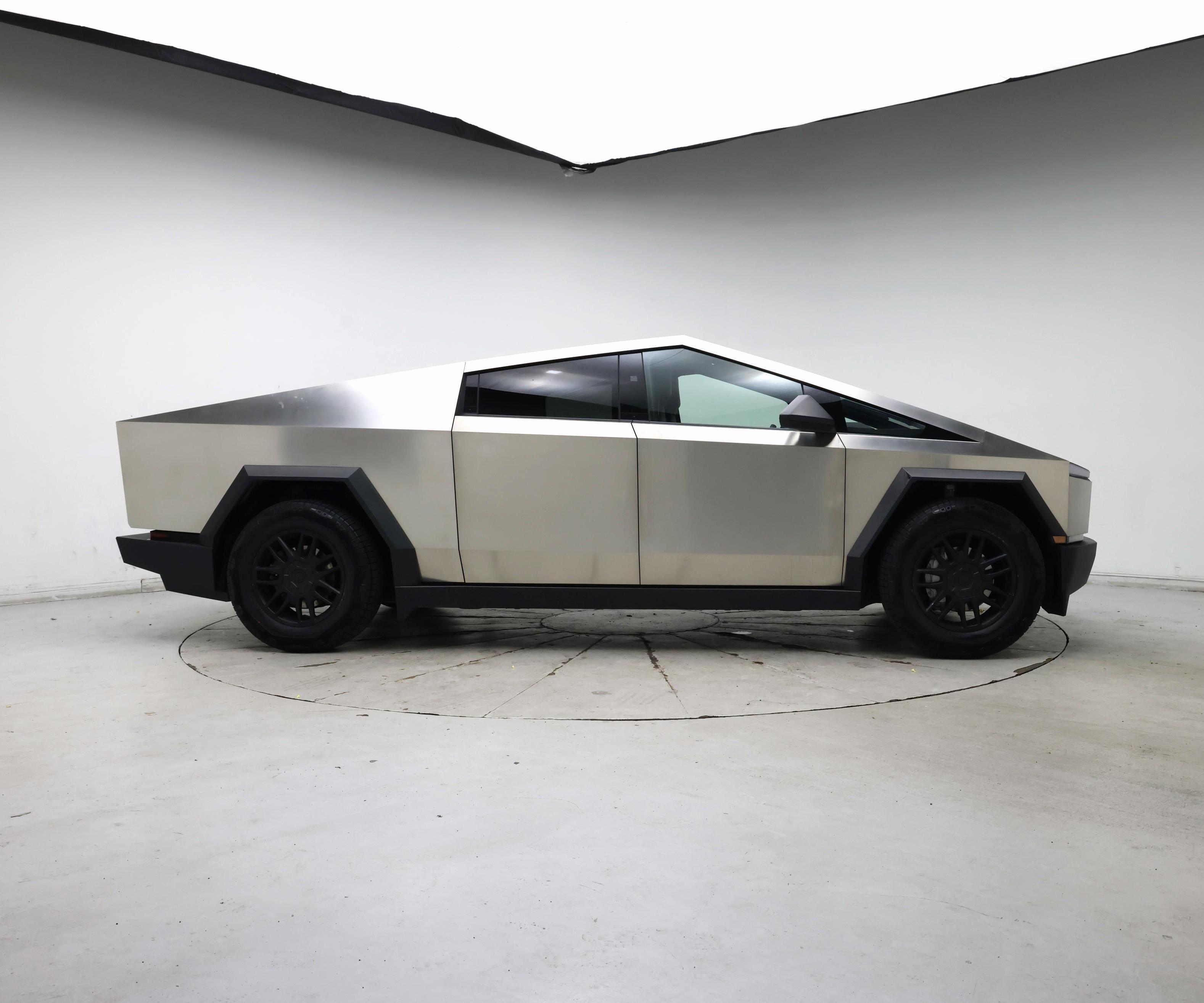 Thumbnail: 2025 Tesla Cybertruck - 7