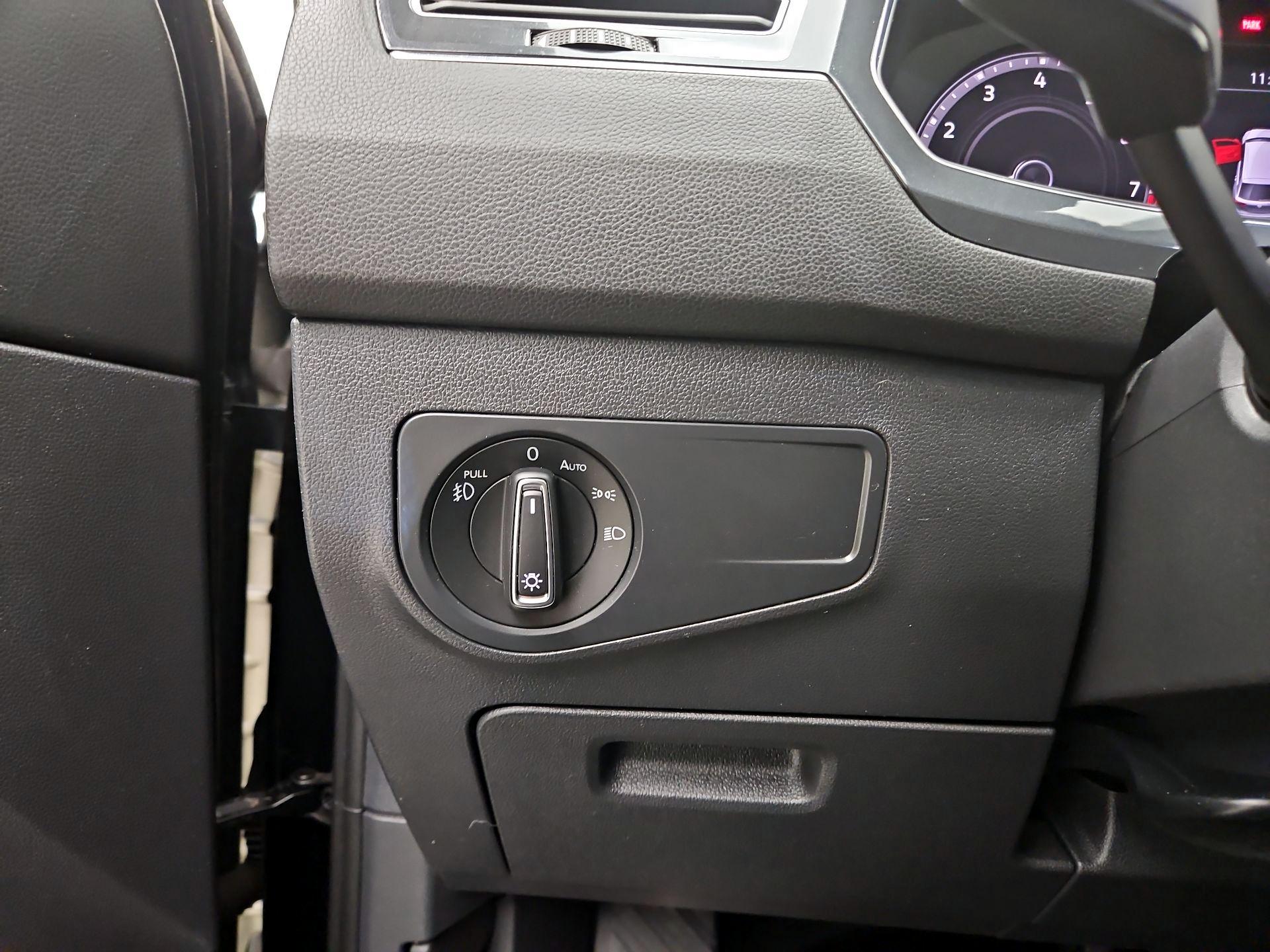 Thumbnail: 2019 Volkswagen Tiguan - 13