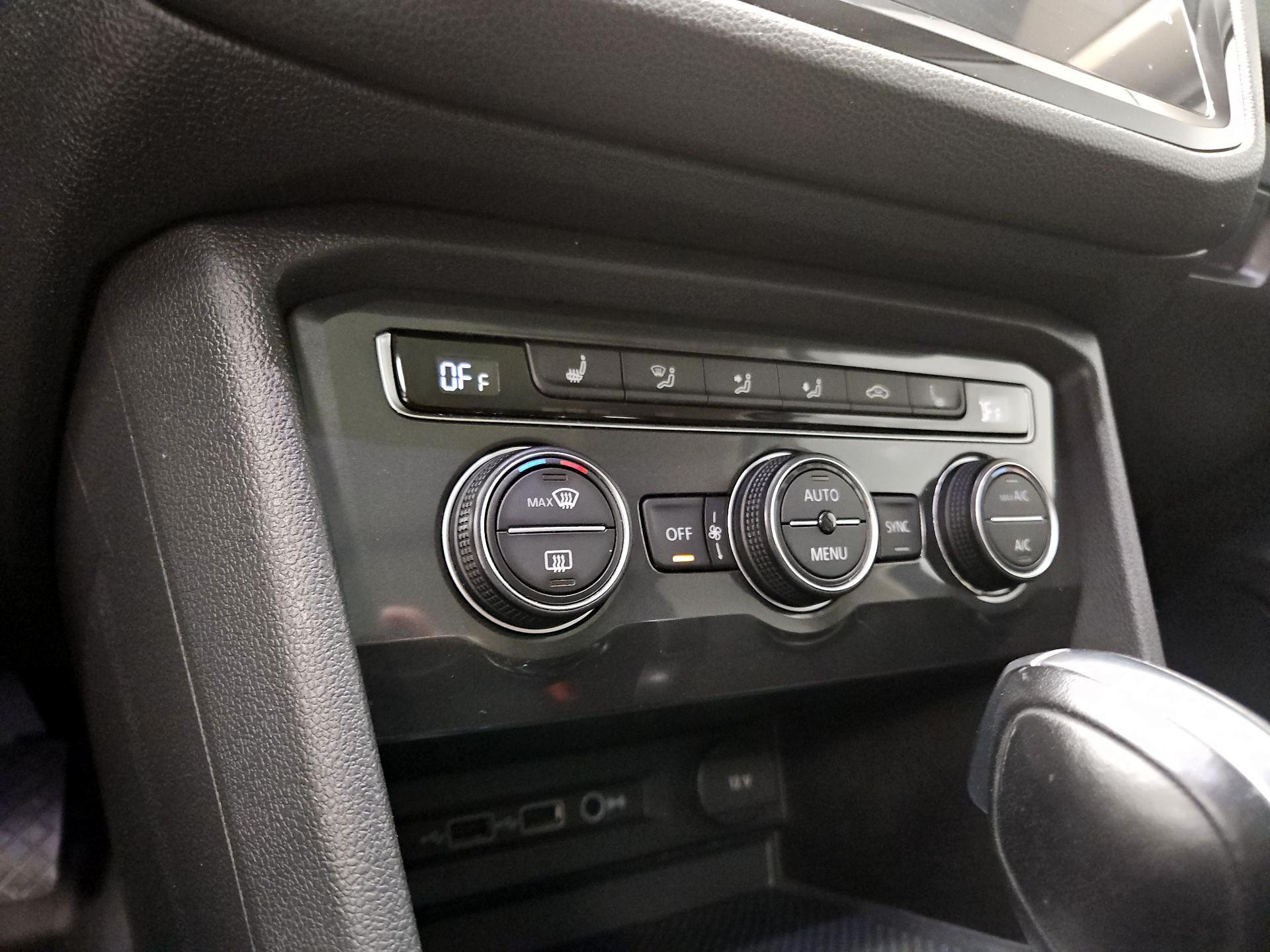 Thumbnail: 2019 Volkswagen Tiguan - 17