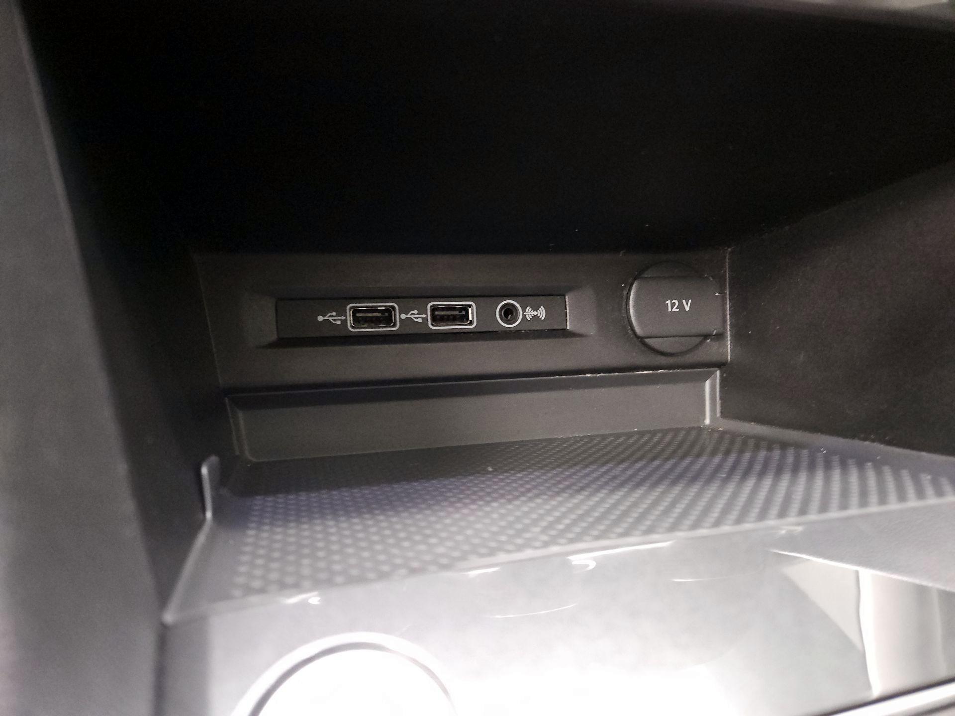 Thumbnail: 2019 Volkswagen Tiguan - 19