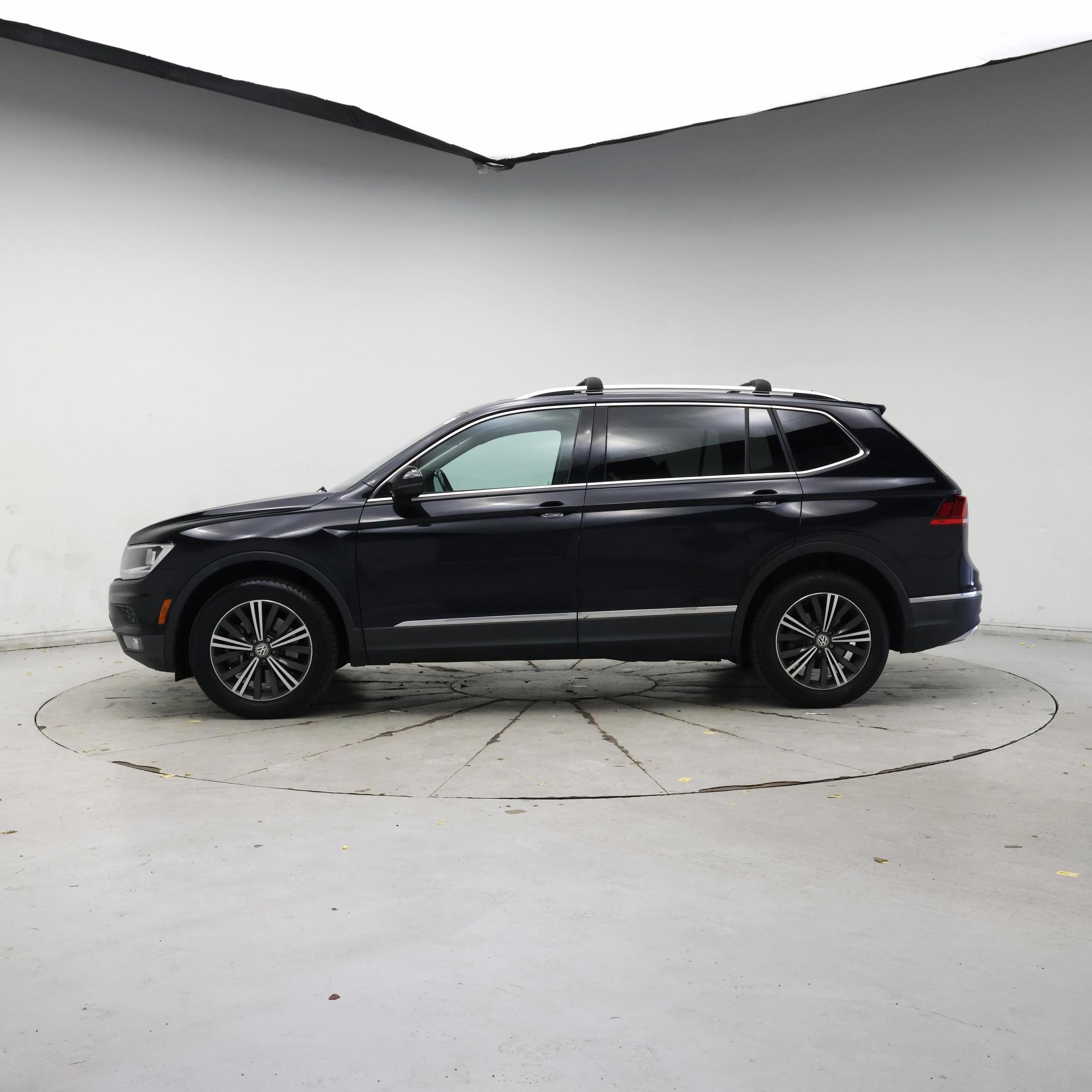 Thumbnail: 2019 Volkswagen Tiguan - 3