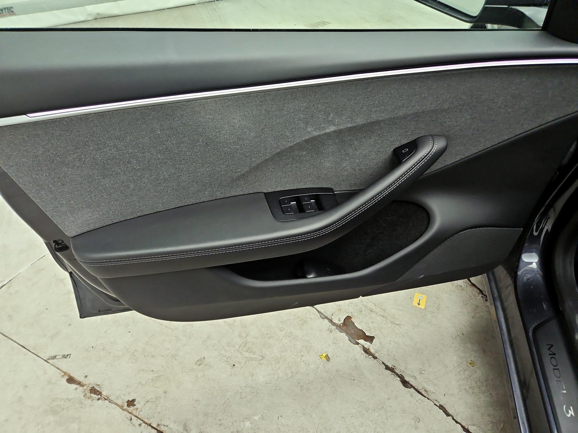 Thumbnail: 2025 Tesla Model 3 - 10