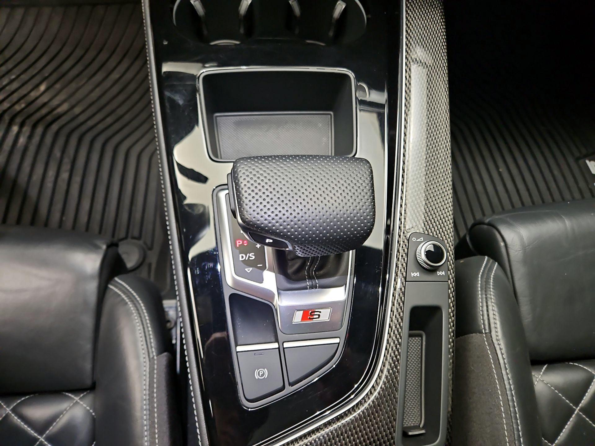 Thumbnail: 2021 Audi S5 - 17